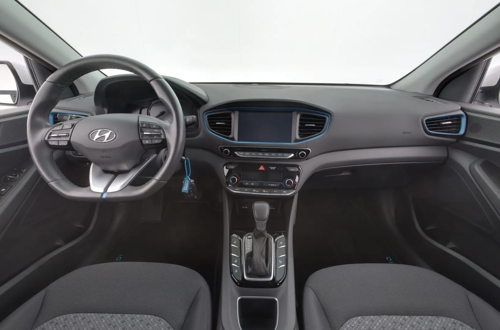 HYUNDAI IONIQ plug-in GNH-459 carousel image