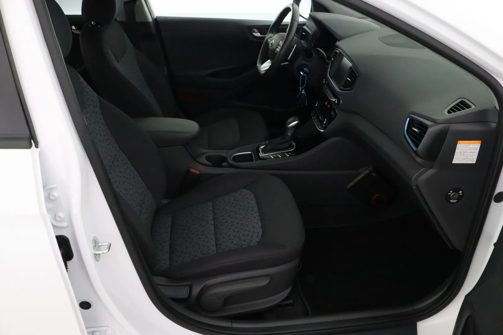 HYUNDAI IONIQ plug-in GNH-459 carousel image