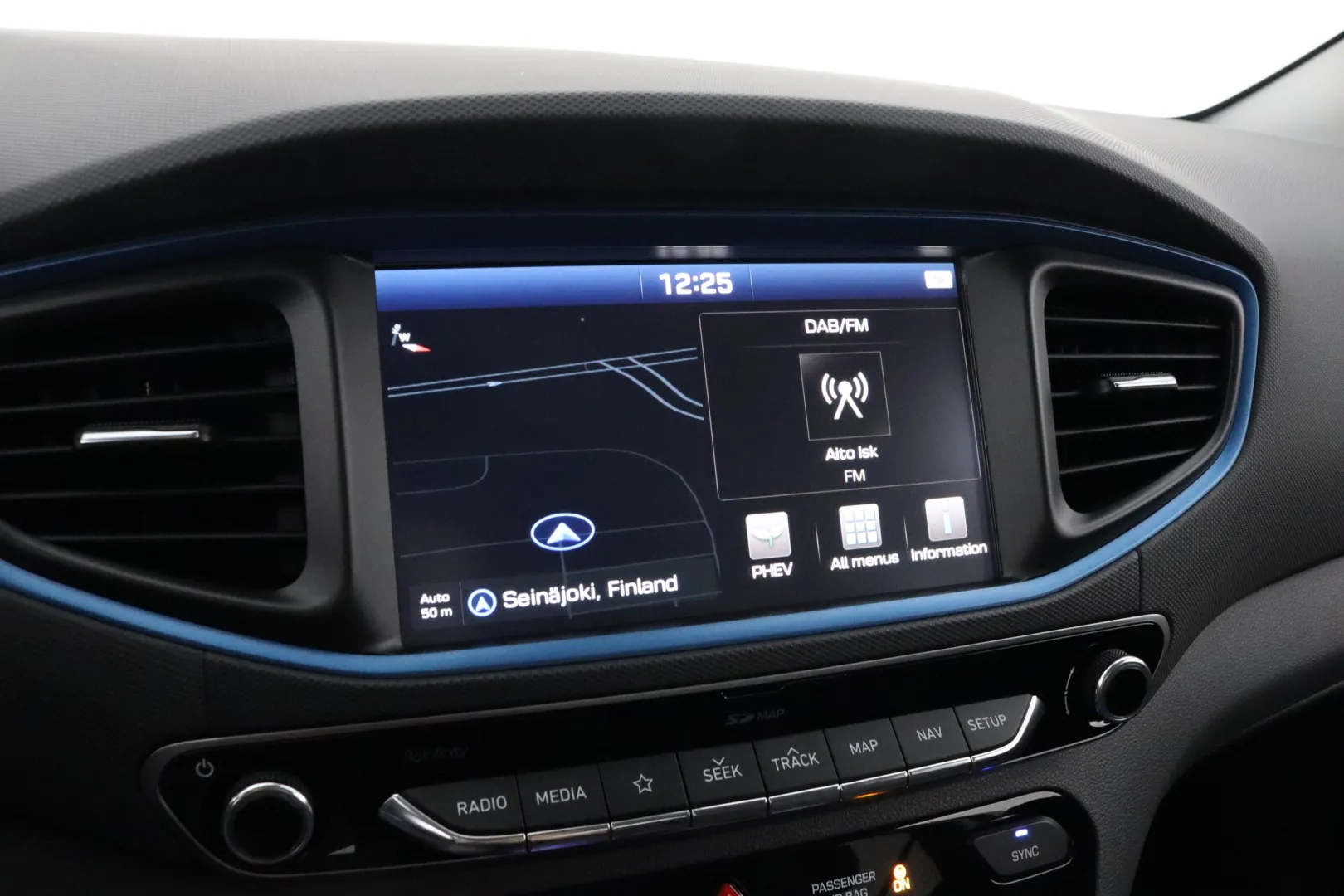 HYUNDAI IONIQ plug-in GNH-459 carousel image