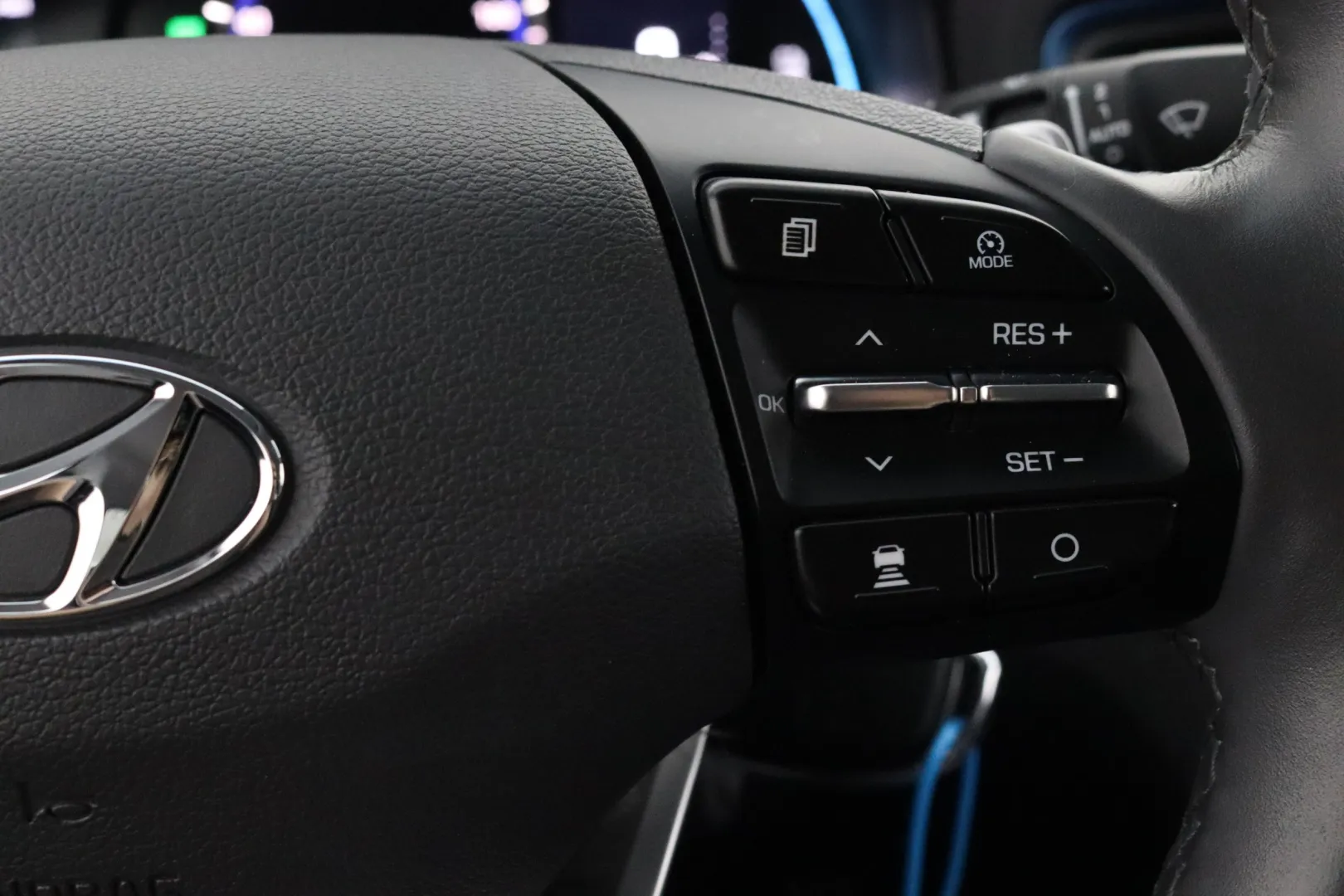 HYUNDAI IONIQ plug-in GNH-459 carousel image