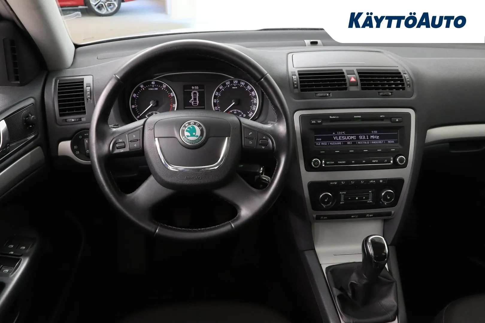 Skoda Octavia CIT-692 carousel image