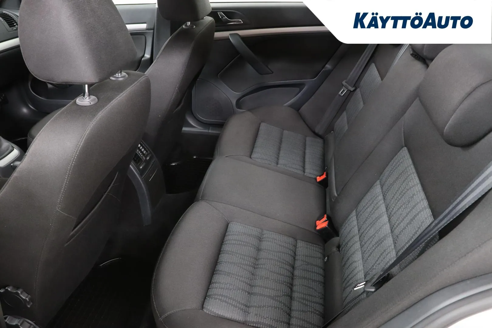 Skoda Octavia CIT-692 carousel image