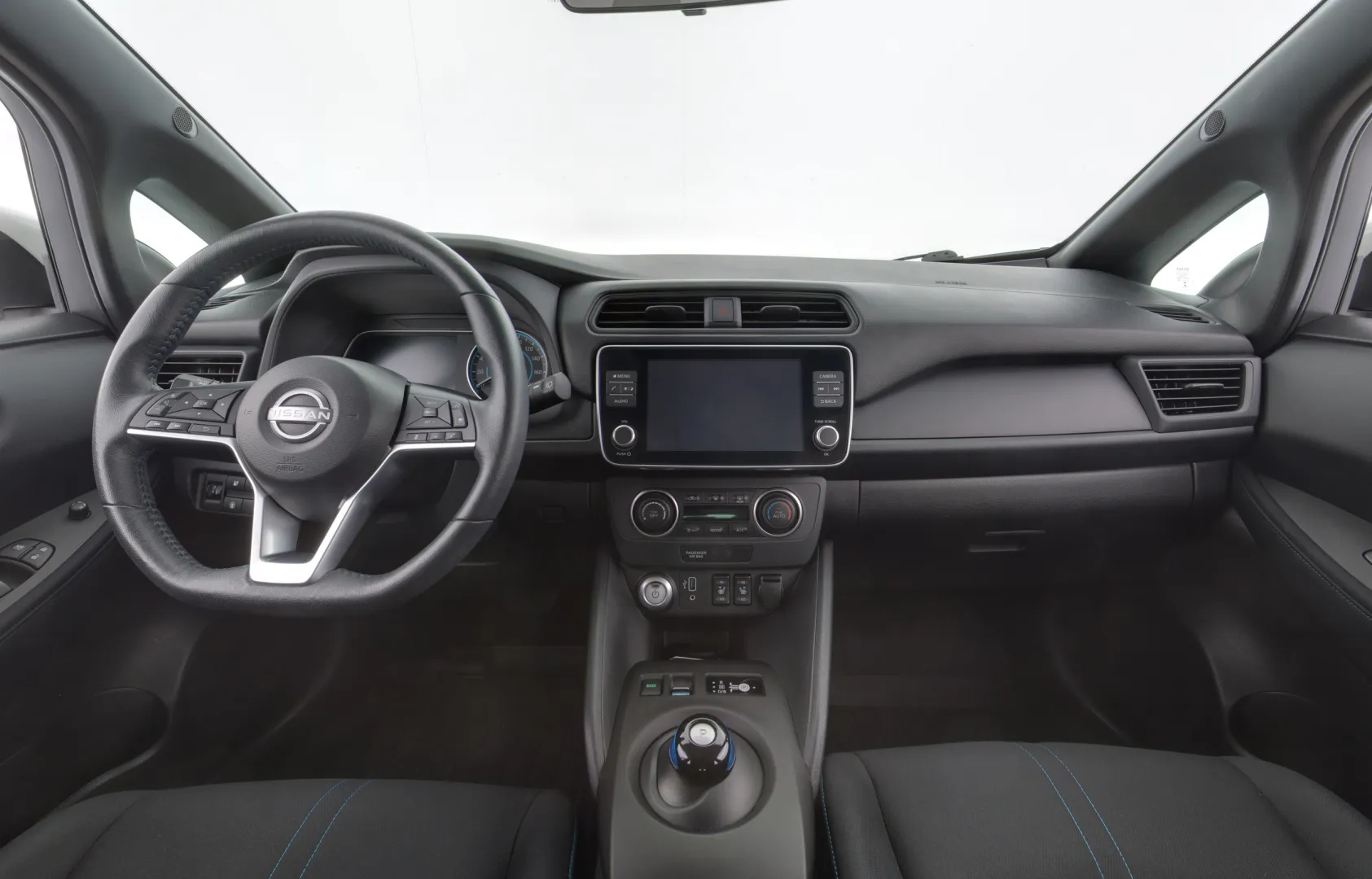 NISSAN Leaf IPS-647 carousel image