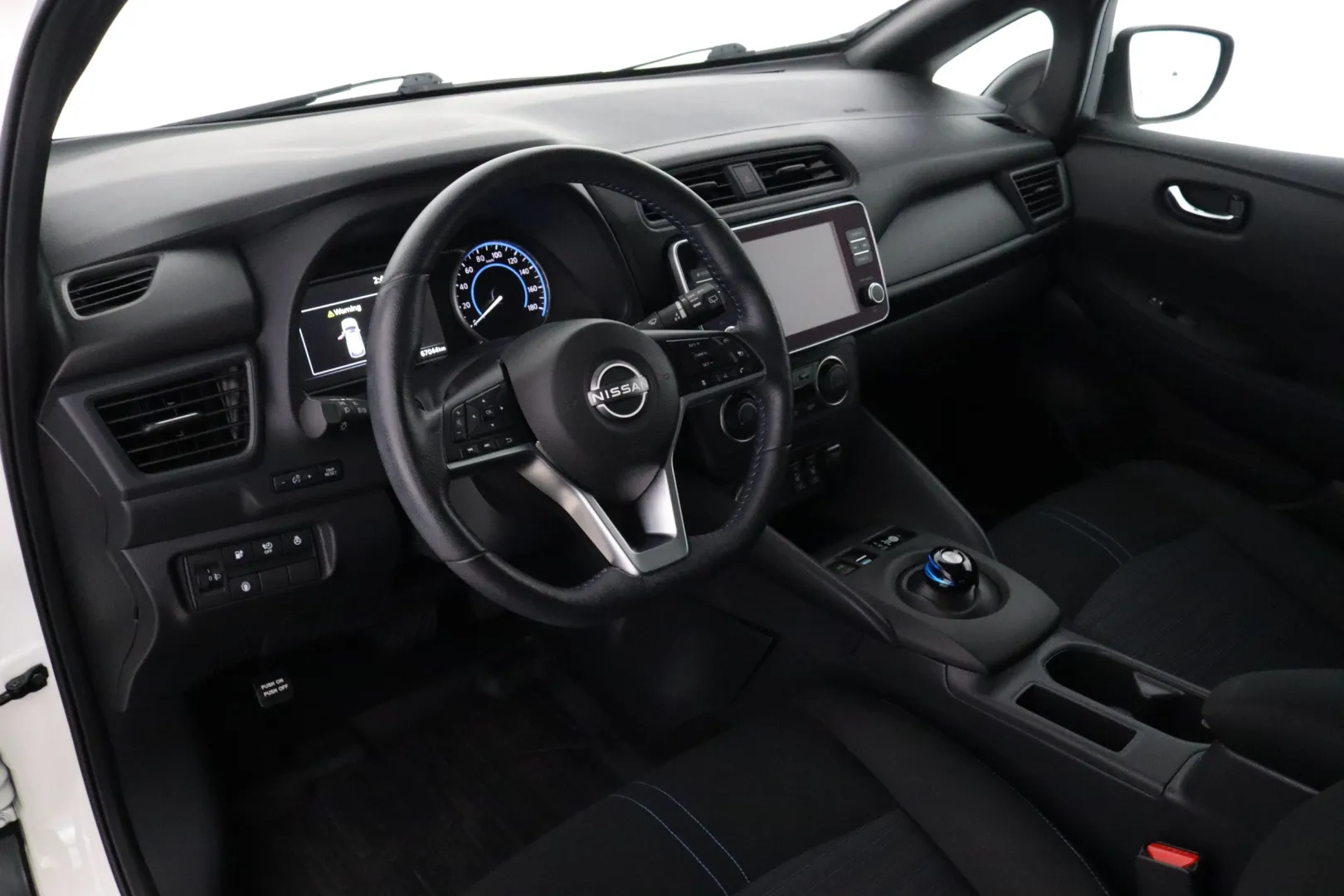NISSAN Leaf IPS-647 carousel image
