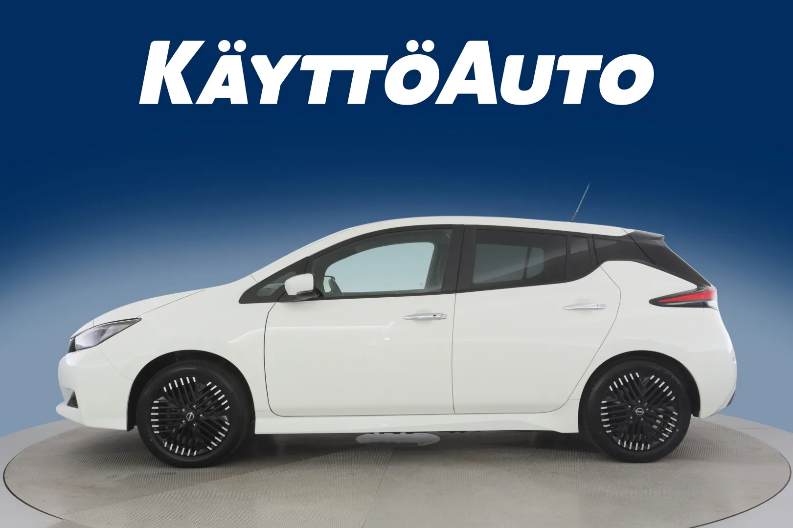 NISSAN Leaf IPS-647 carousel image