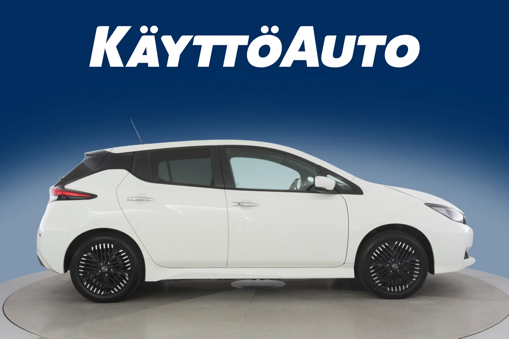 NISSAN Leaf IPS-647 carousel image