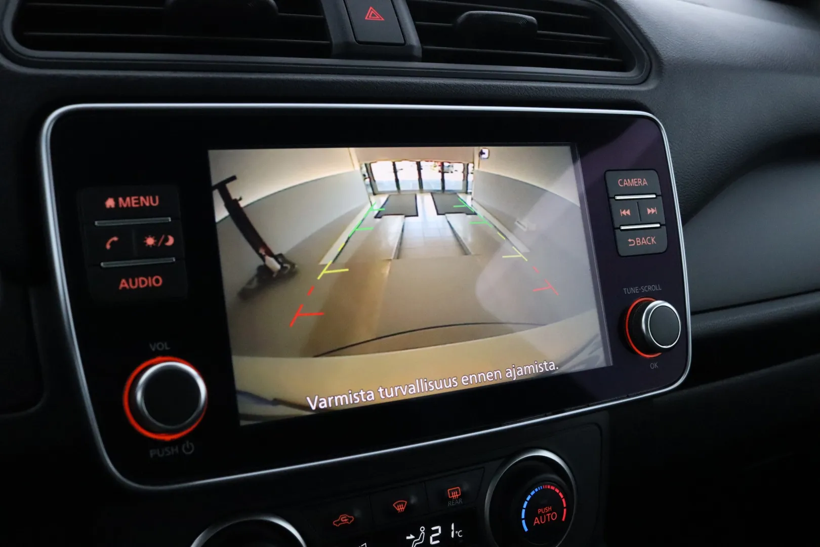 NISSAN Leaf IPS-647 carousel image