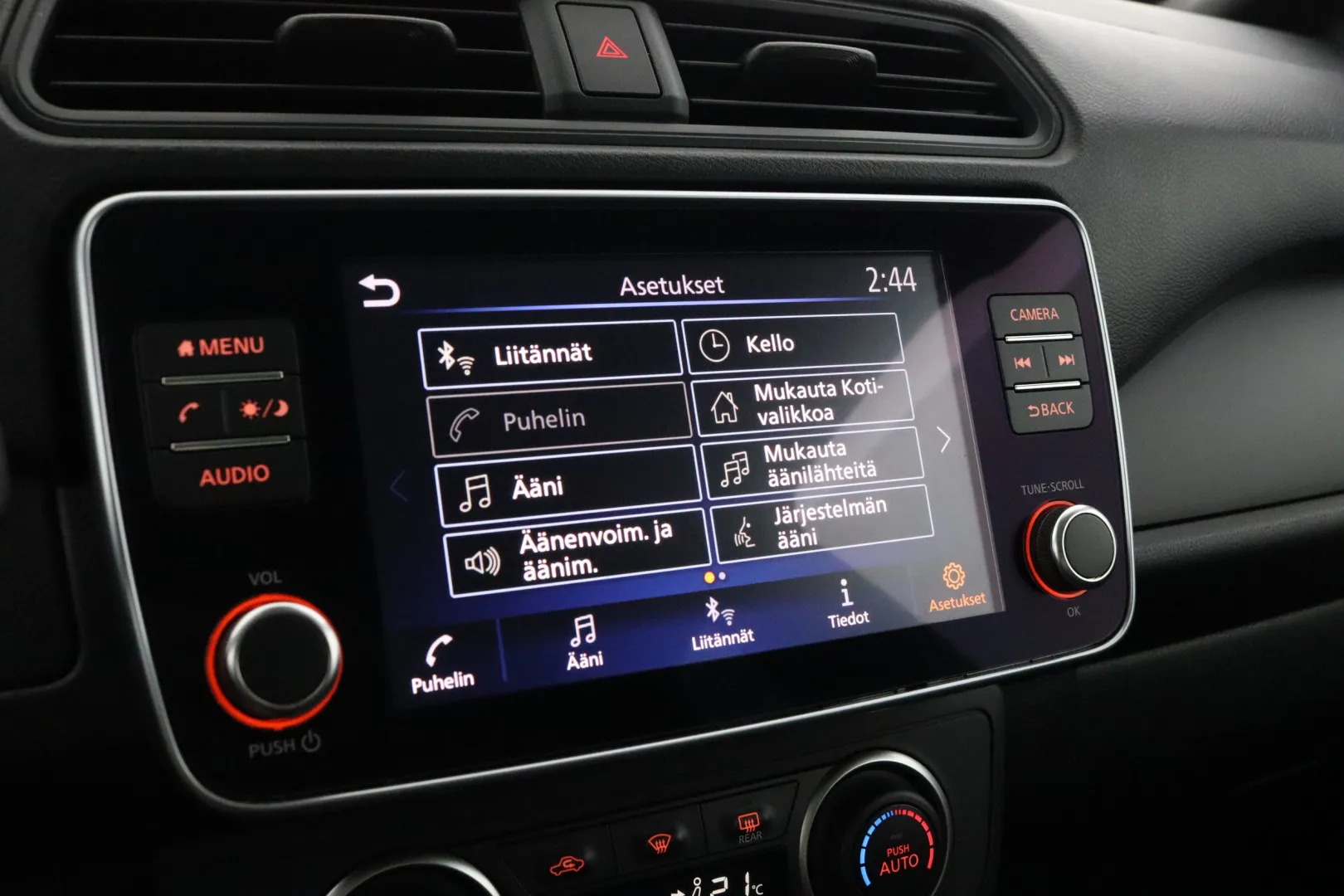 NISSAN Leaf IPS-647 carousel image