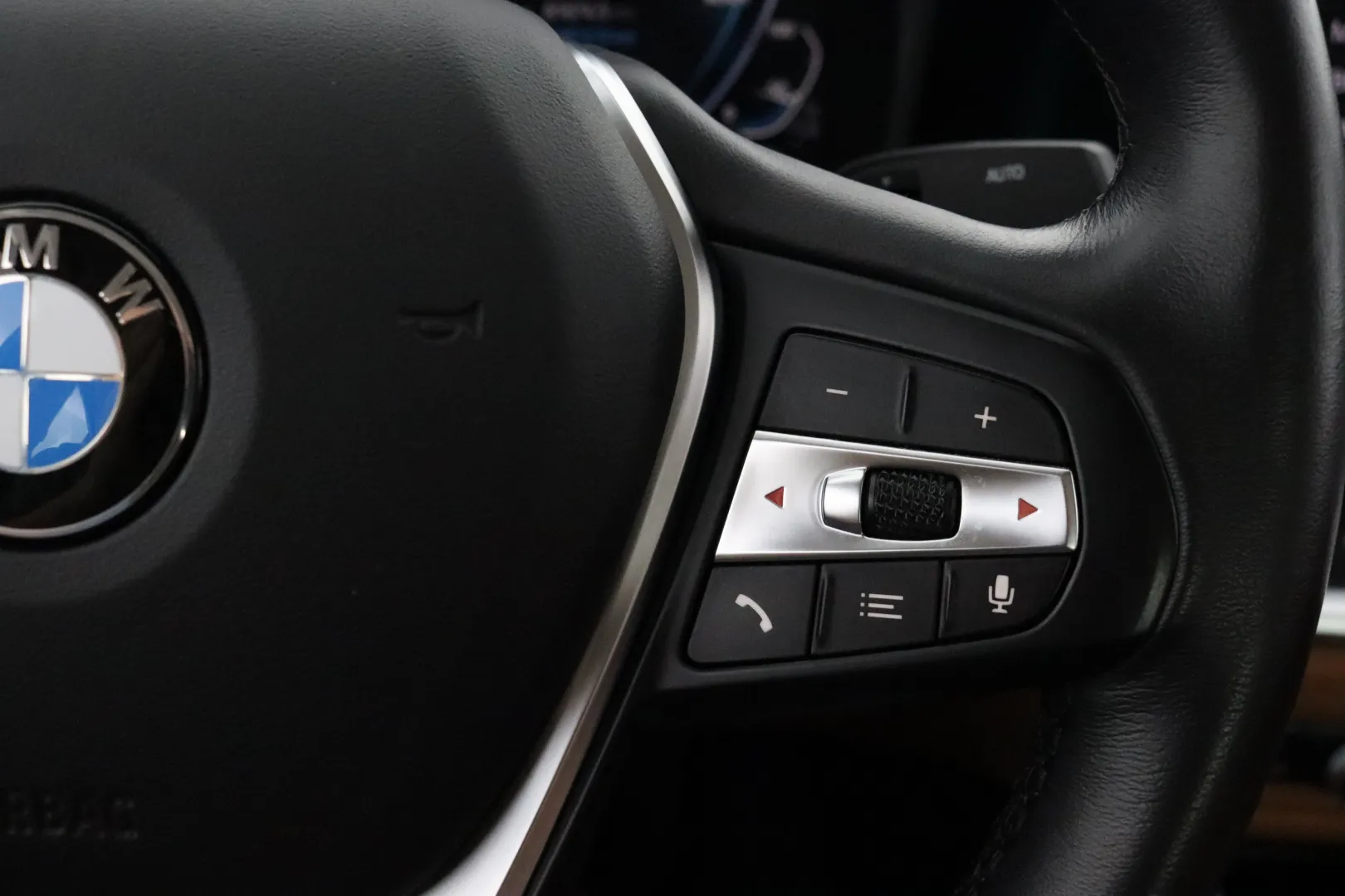 BMW 330 FPU-568 carousel image