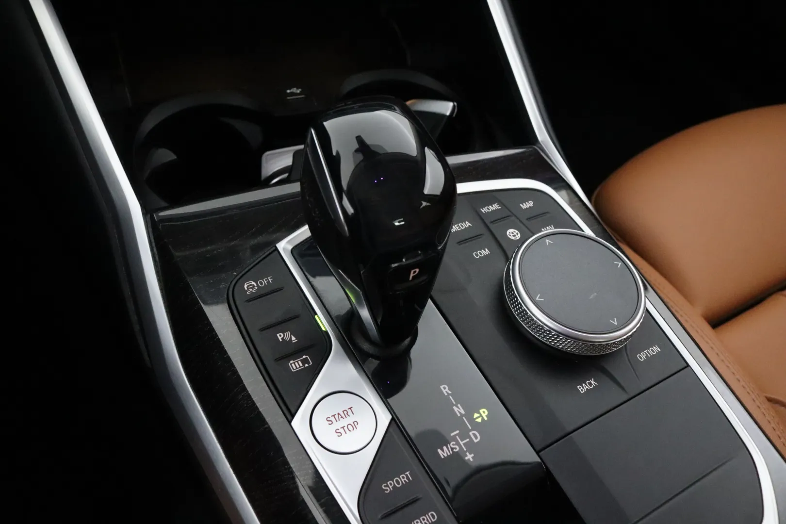 BMW 330 FPU-568 carousel image