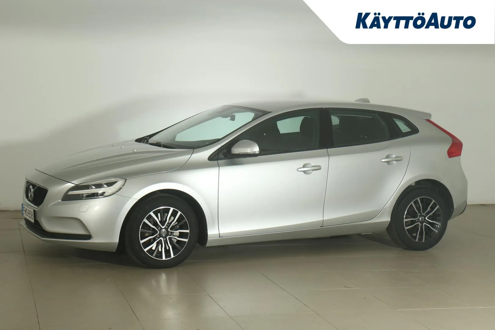 VOLVO V40 FMO-858 carousel image