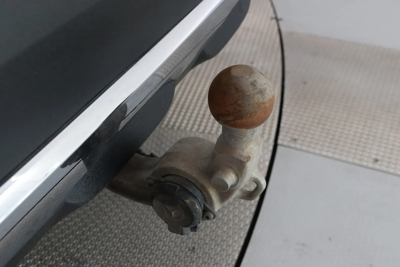 MERCEDES-BENZ E KUL-182 carousel image