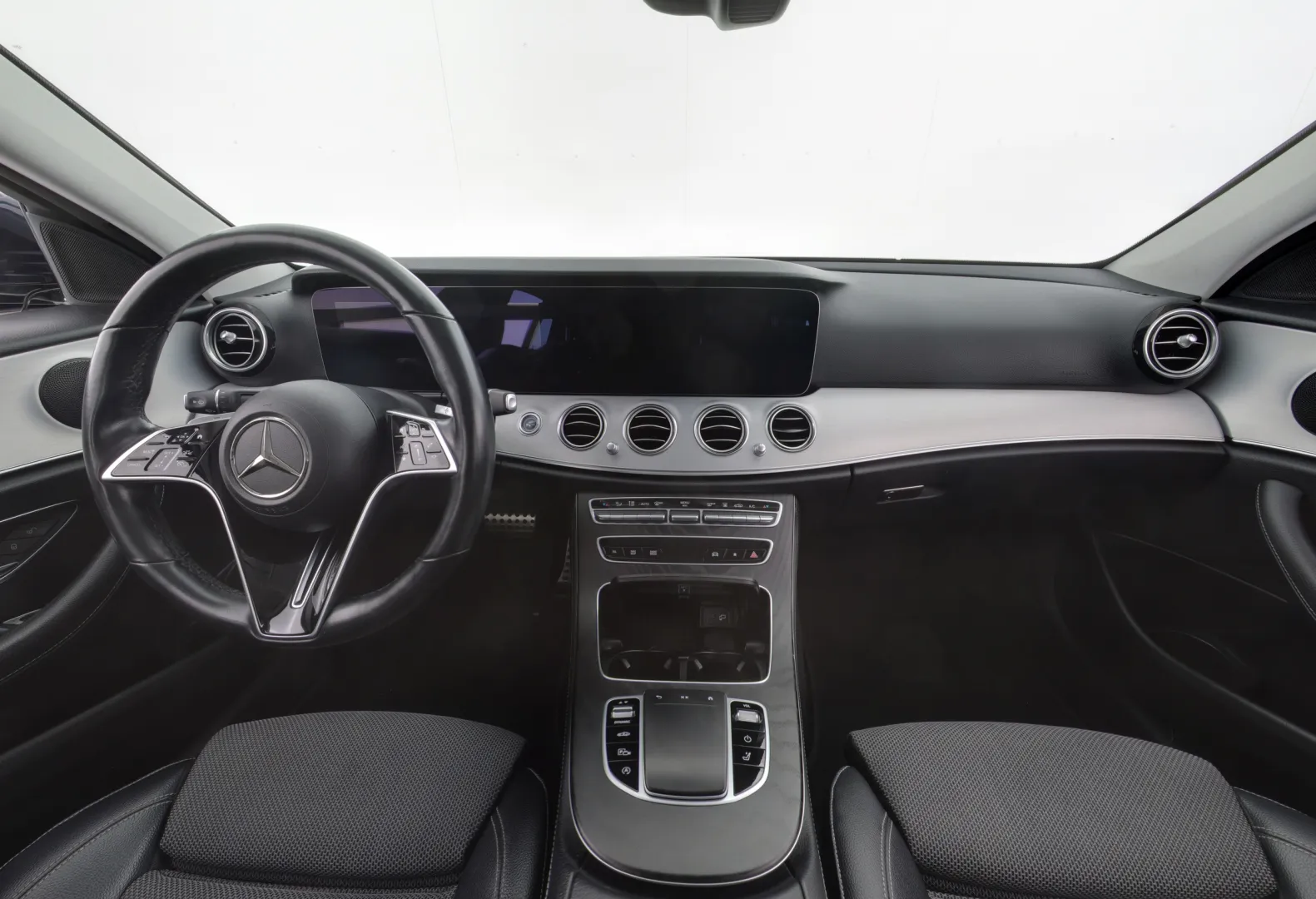 MERCEDES-BENZ E KUL-182 carousel image