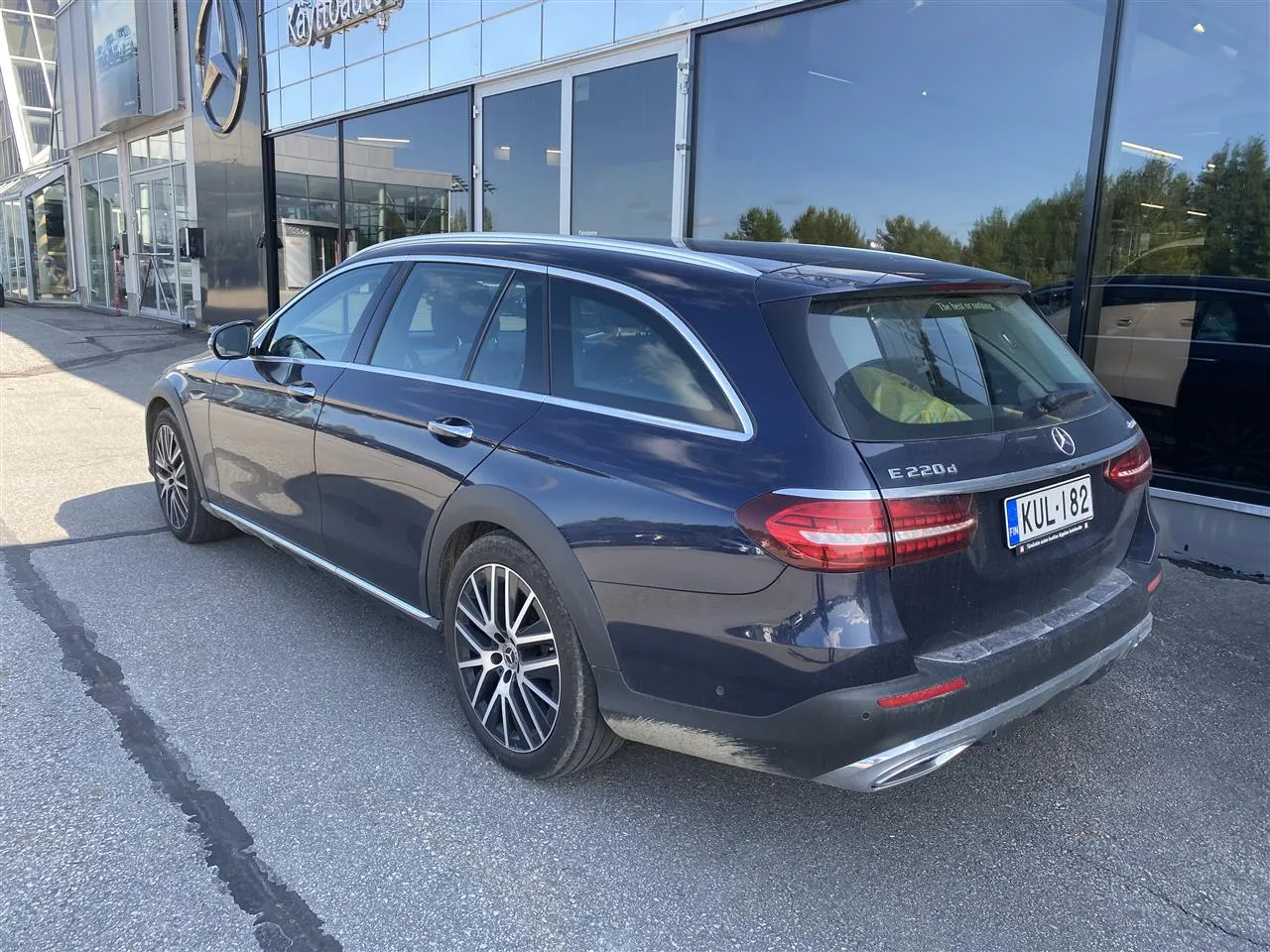 MERCEDES-BENZ E KUL-182 carousel image