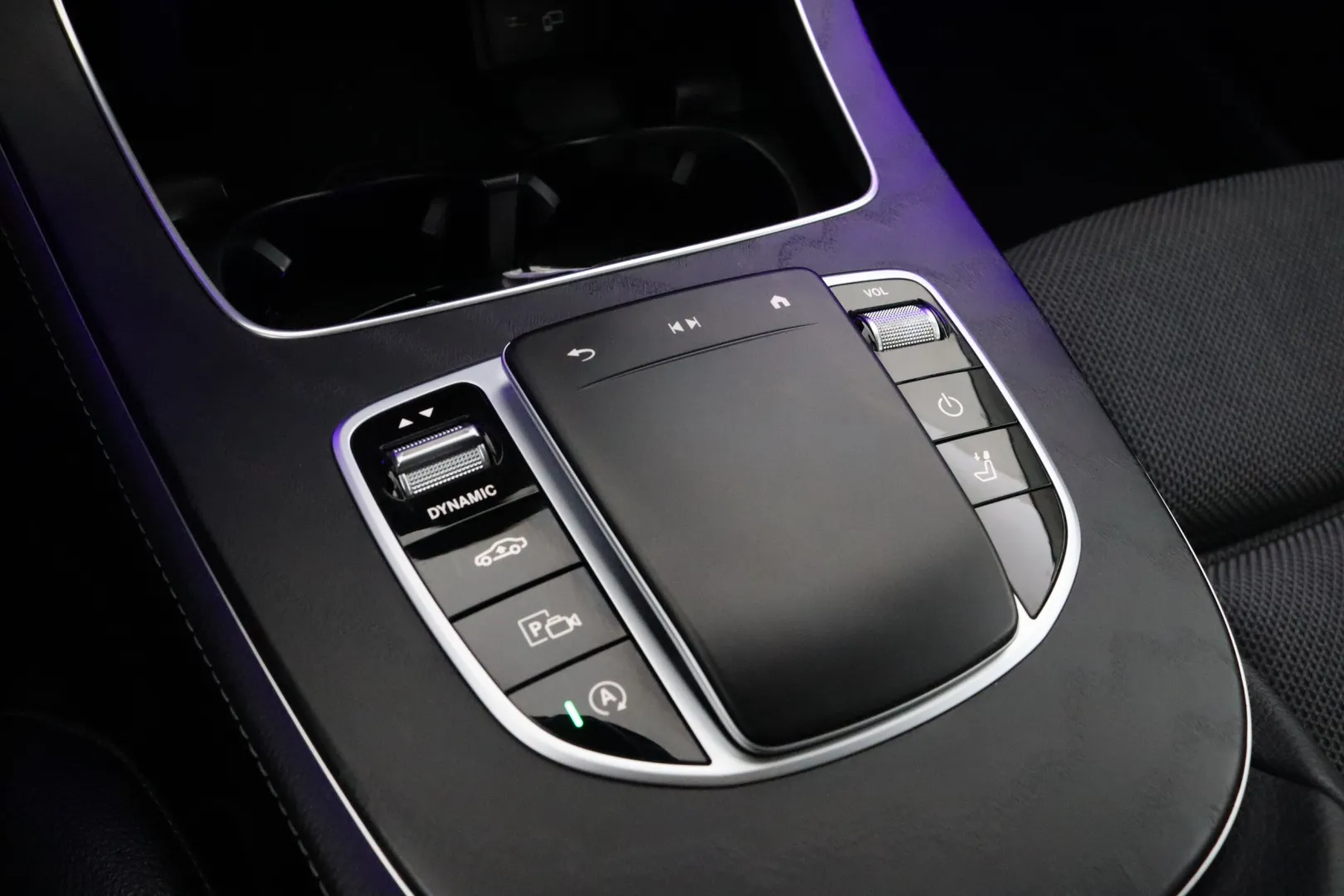 MERCEDES-BENZ E KUL-182 carousel image