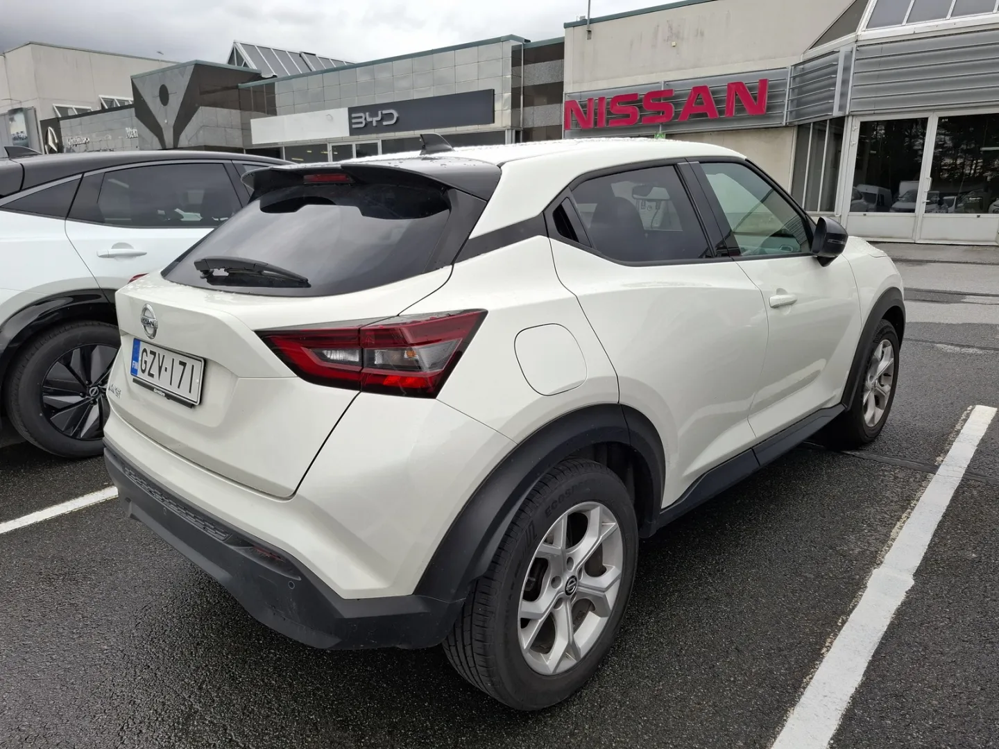 NISSAN Juke GZV-171 carousel image