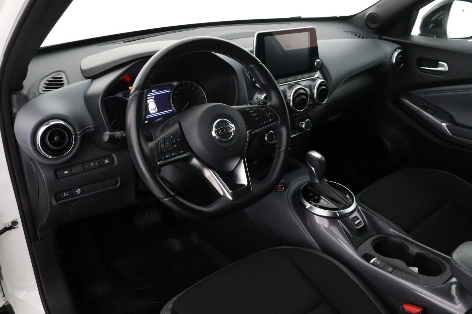 NISSAN Juke GZV-171 carousel image