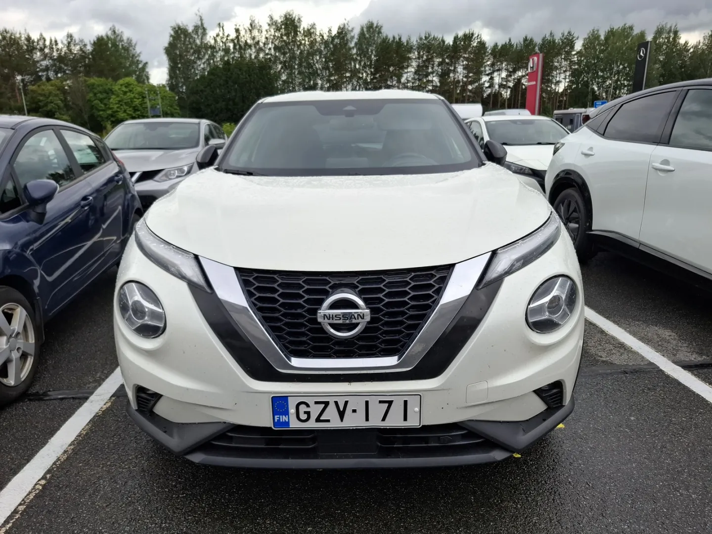 NISSAN Juke GZV-171 carousel image