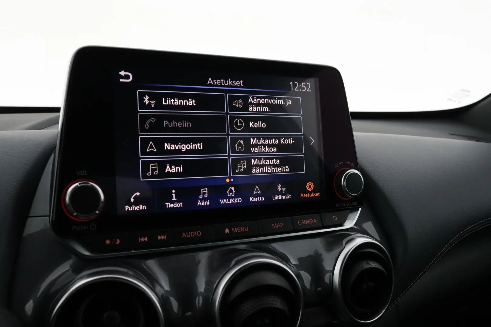 NISSAN Juke GZV-171 carousel image