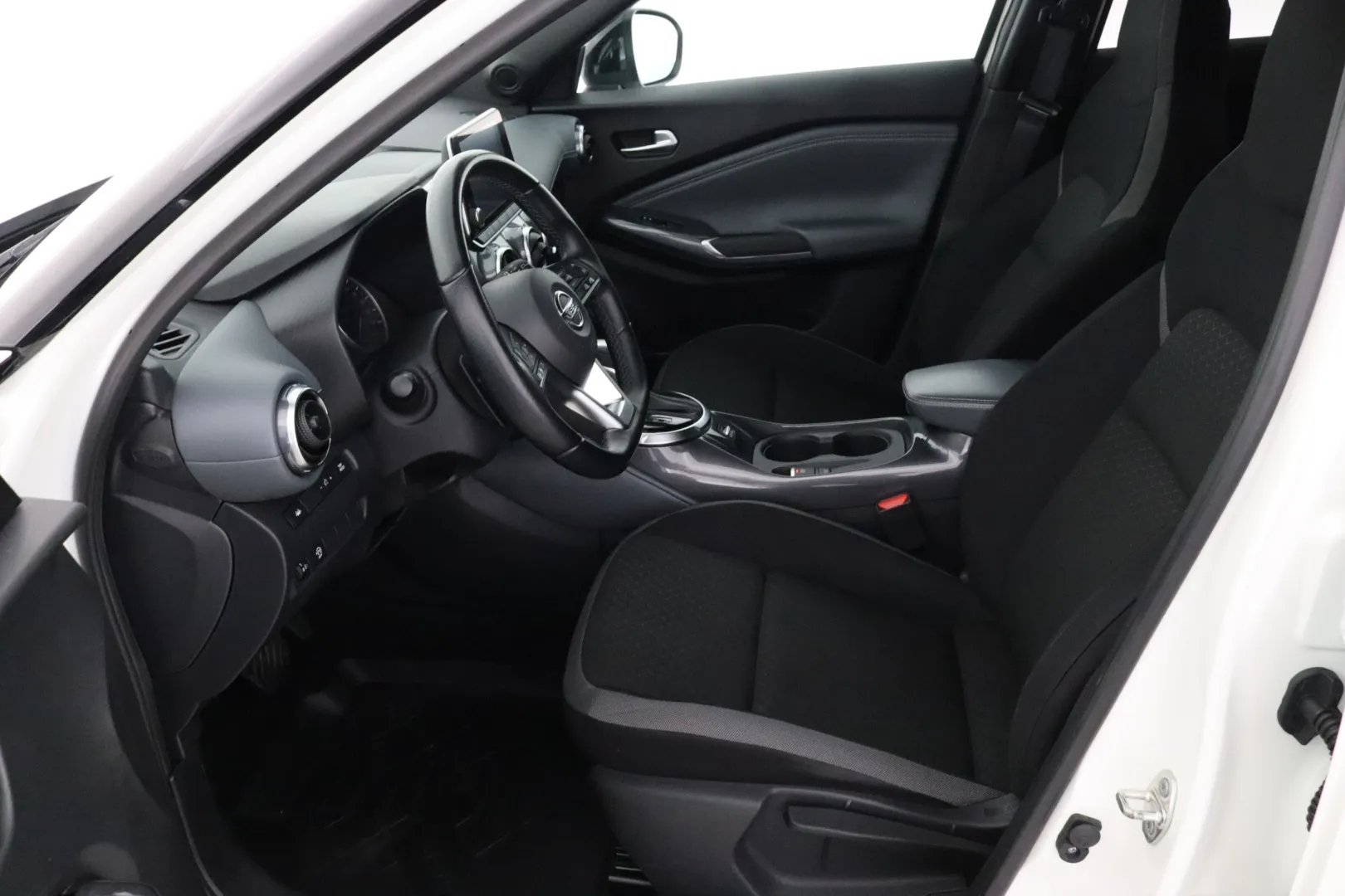 NISSAN Juke GZV-171 carousel image