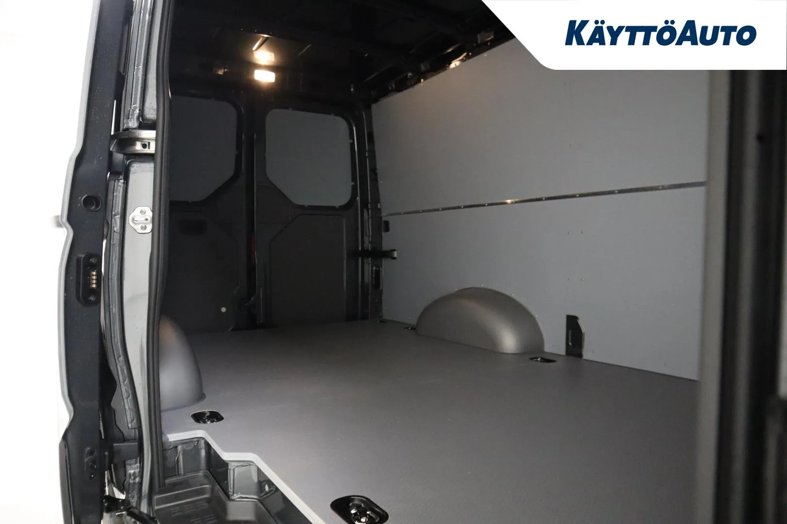 Volkswagen Crafter GRI-158 carousel image