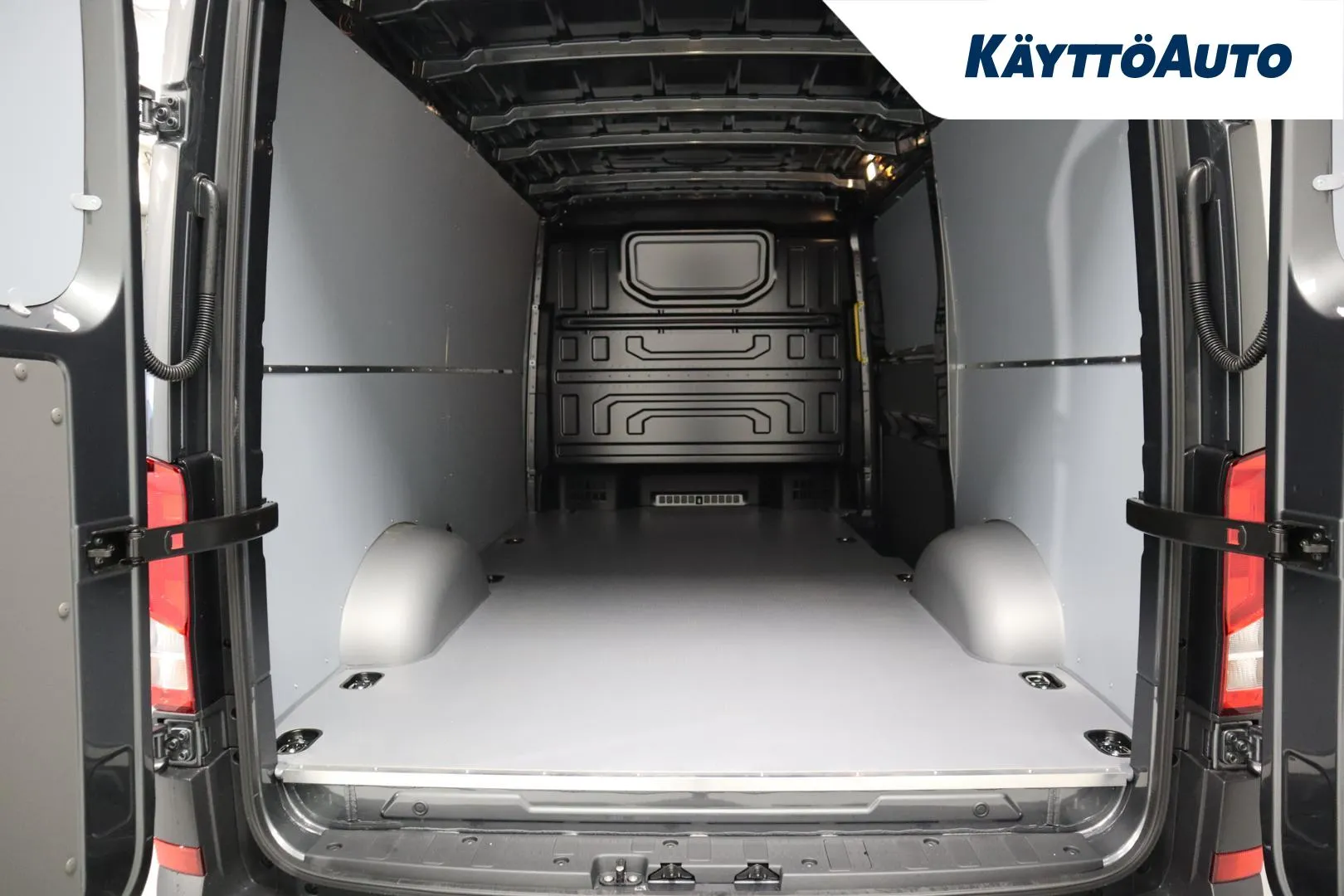 Volkswagen Crafter GRI-158 carousel image