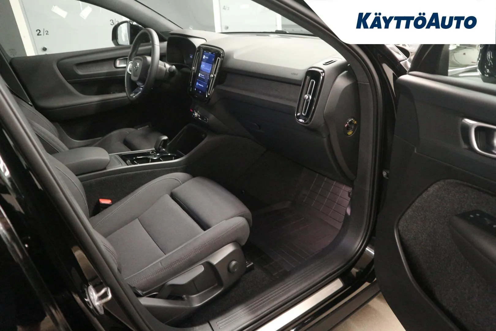 VOLVO C40 FSP-572 carousel image