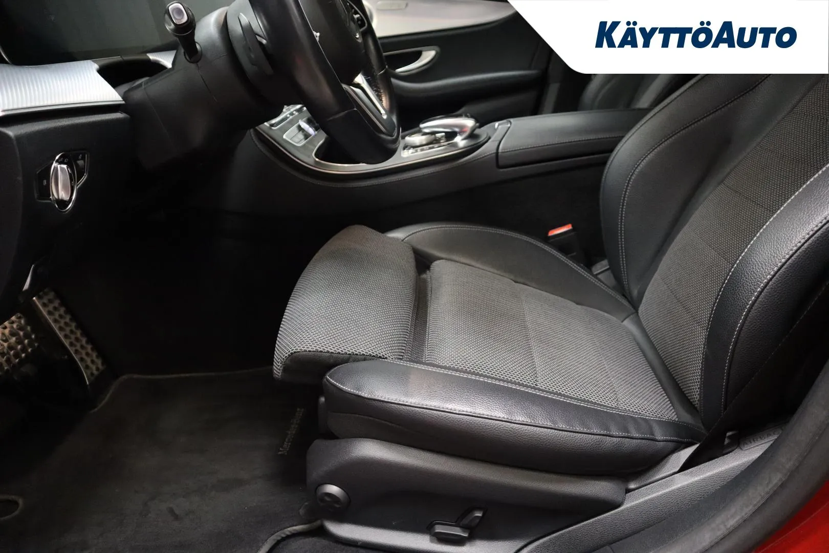 MERCEDES-BENZ E RUJ-399 carousel image