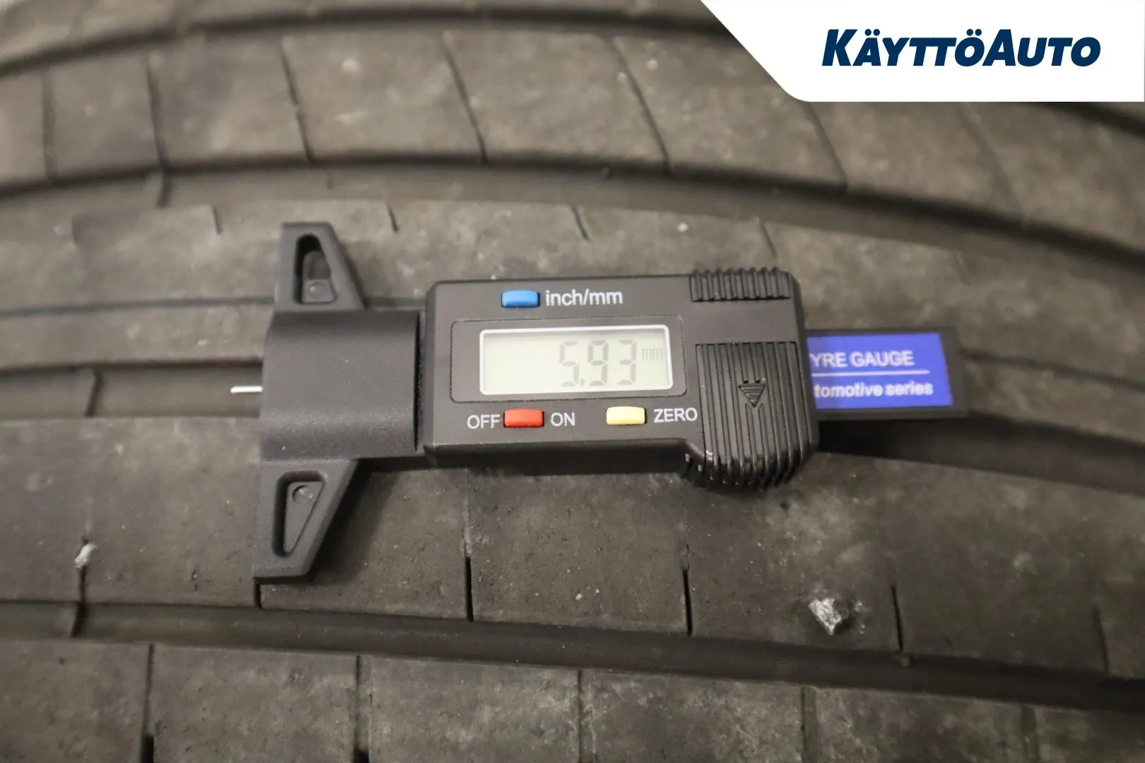 MERCEDES-BENZ E RUJ-399 carousel image