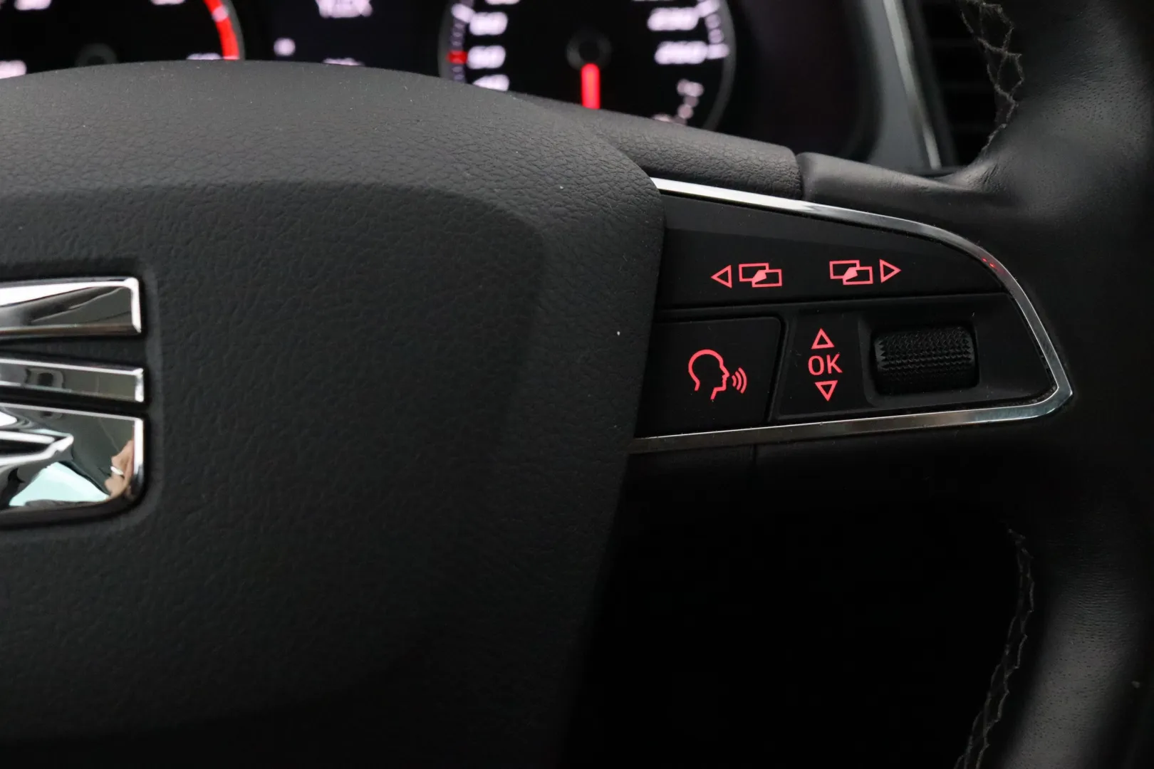 SEAT Leon ST ZLP-826 carousel image