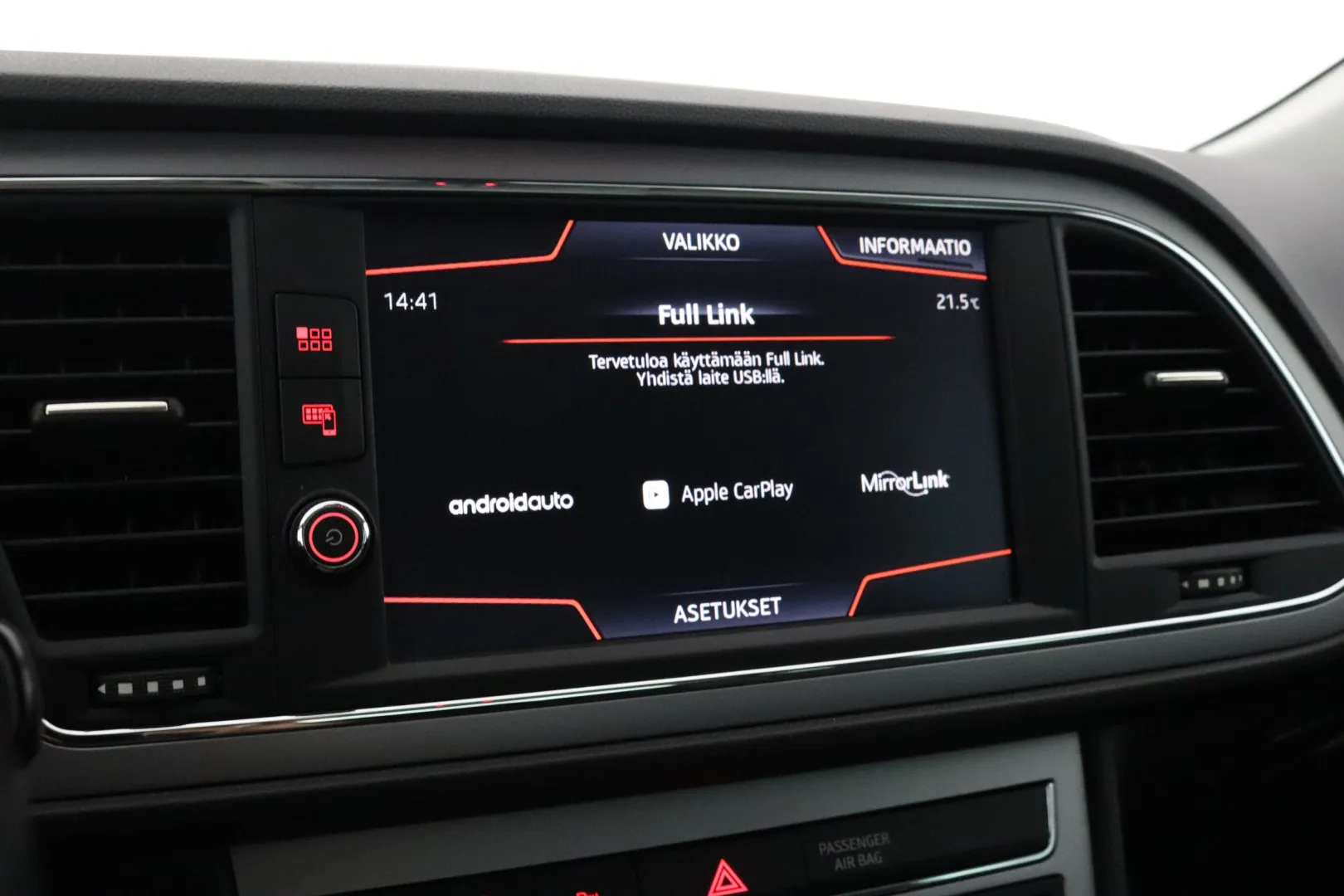SEAT Leon ST ZLP-826 carousel image