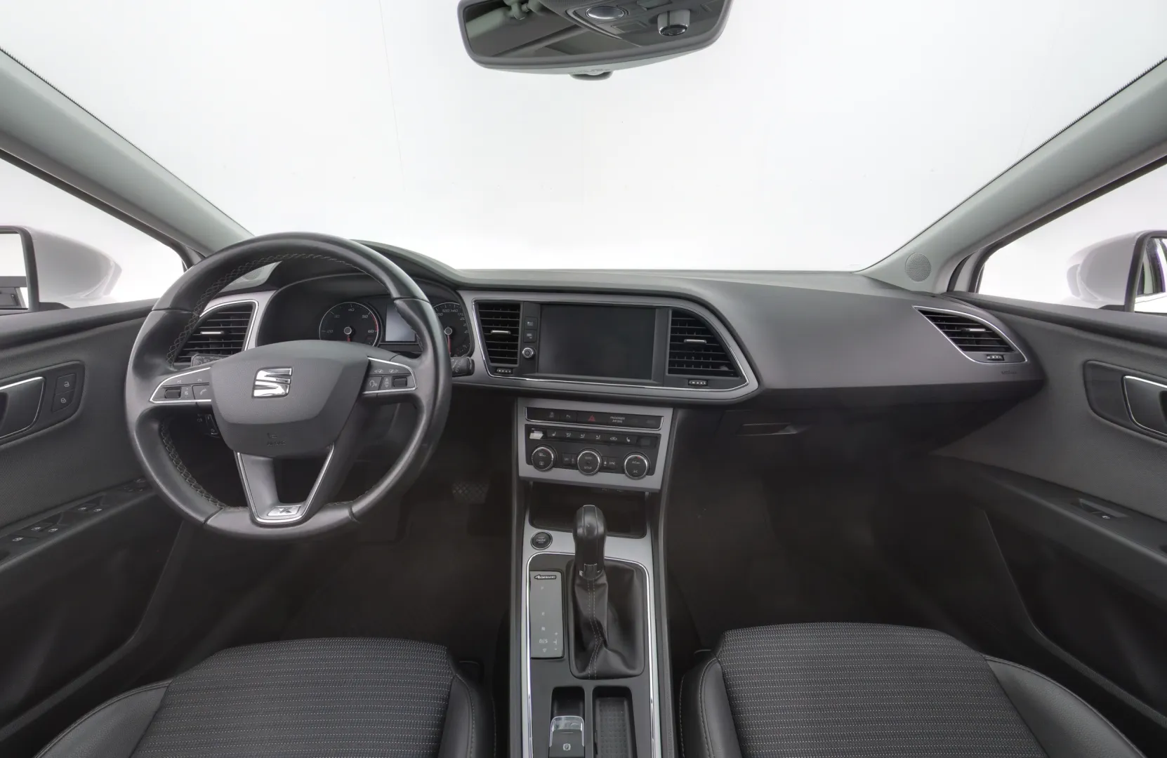 SEAT Leon ST ZLP-826 carousel image