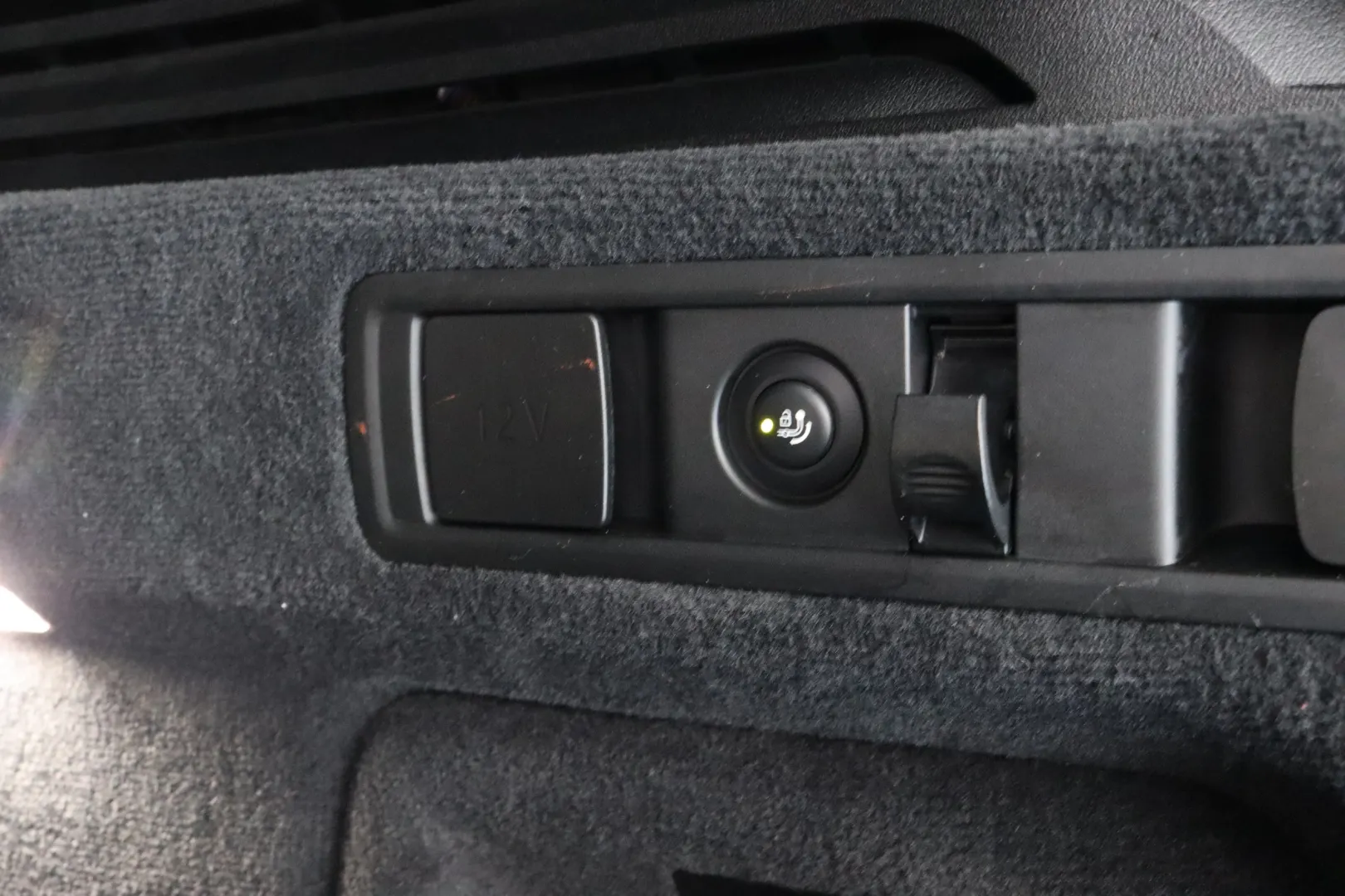 BMW X5 SOM-885 carousel image