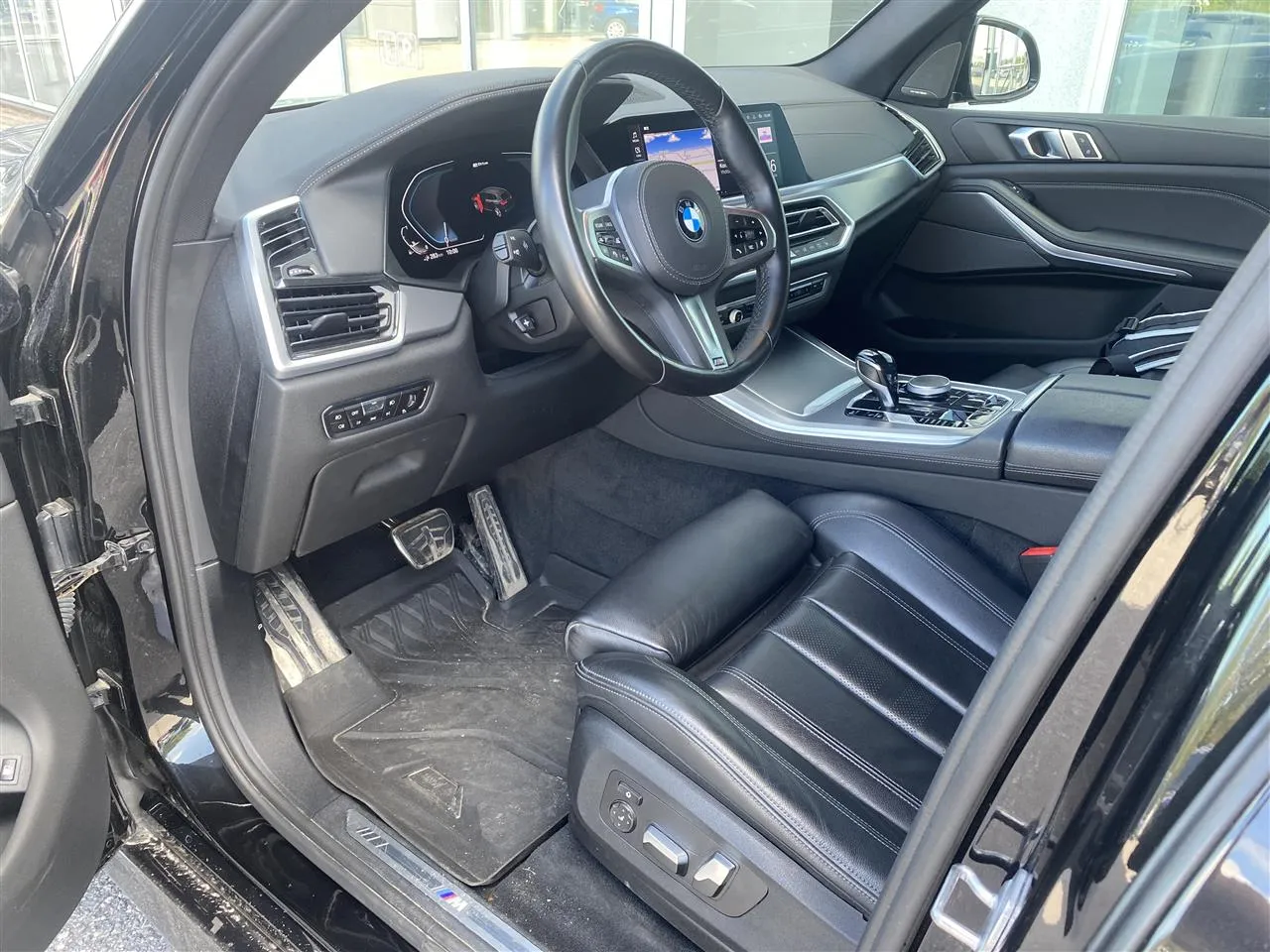 BMW X5 SOM-885 carousel image