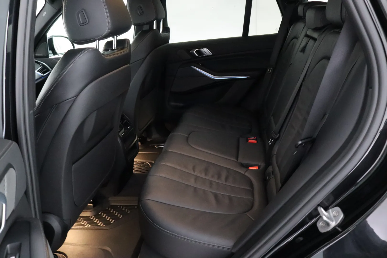 BMW X5 SOM-885 carousel image