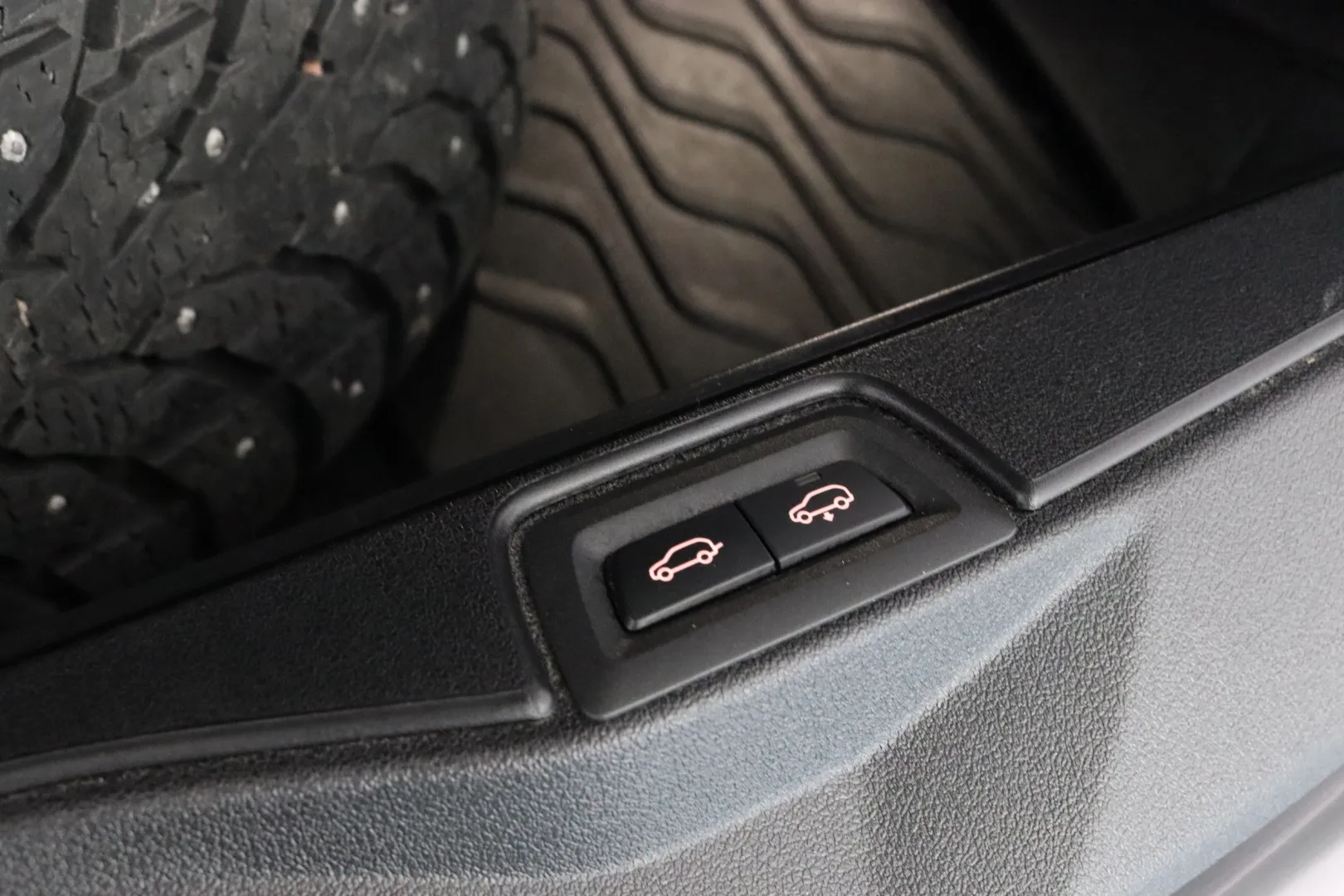 BMW X5 SOM-885 carousel image