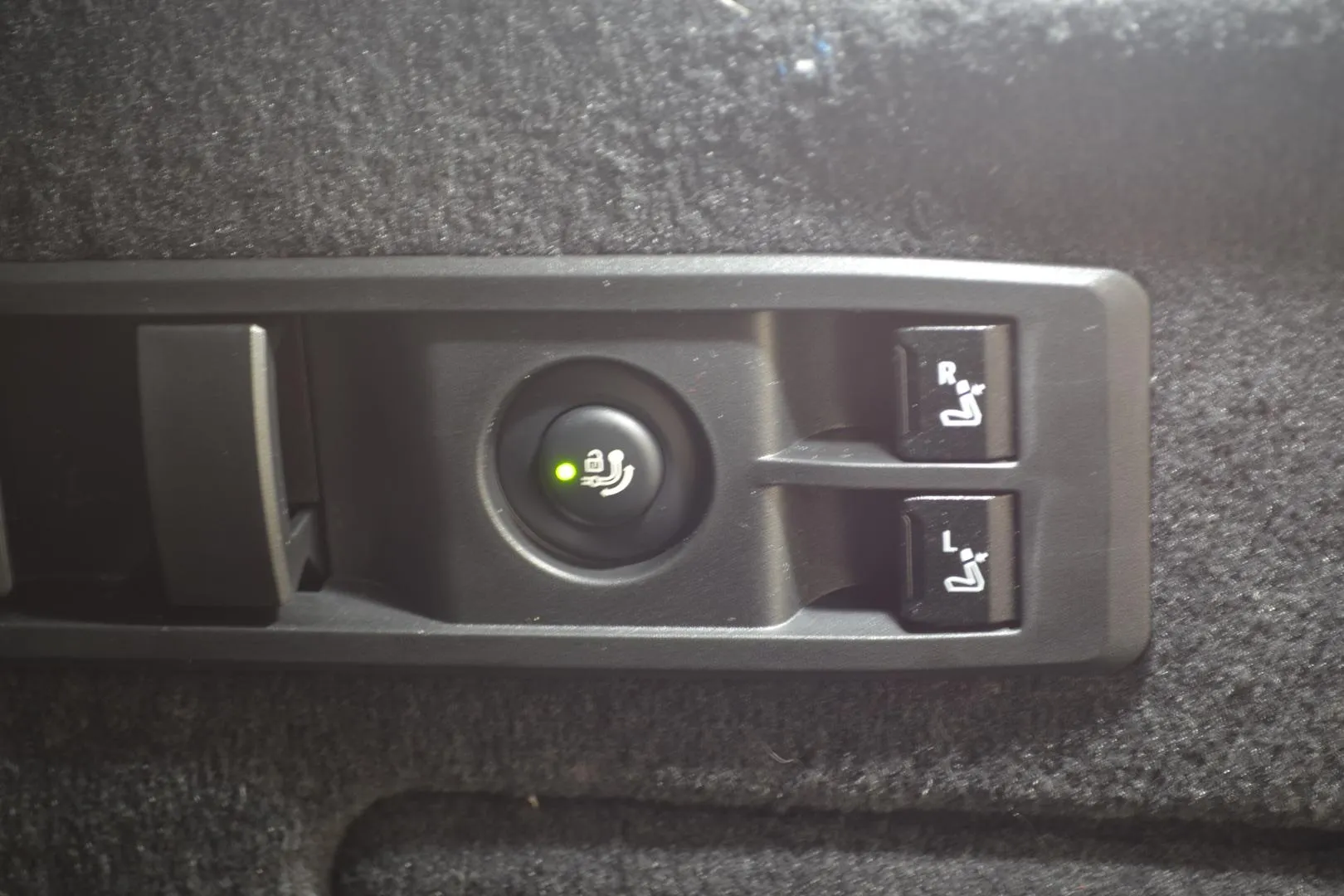 BMW iX GRJ-803 carousel image