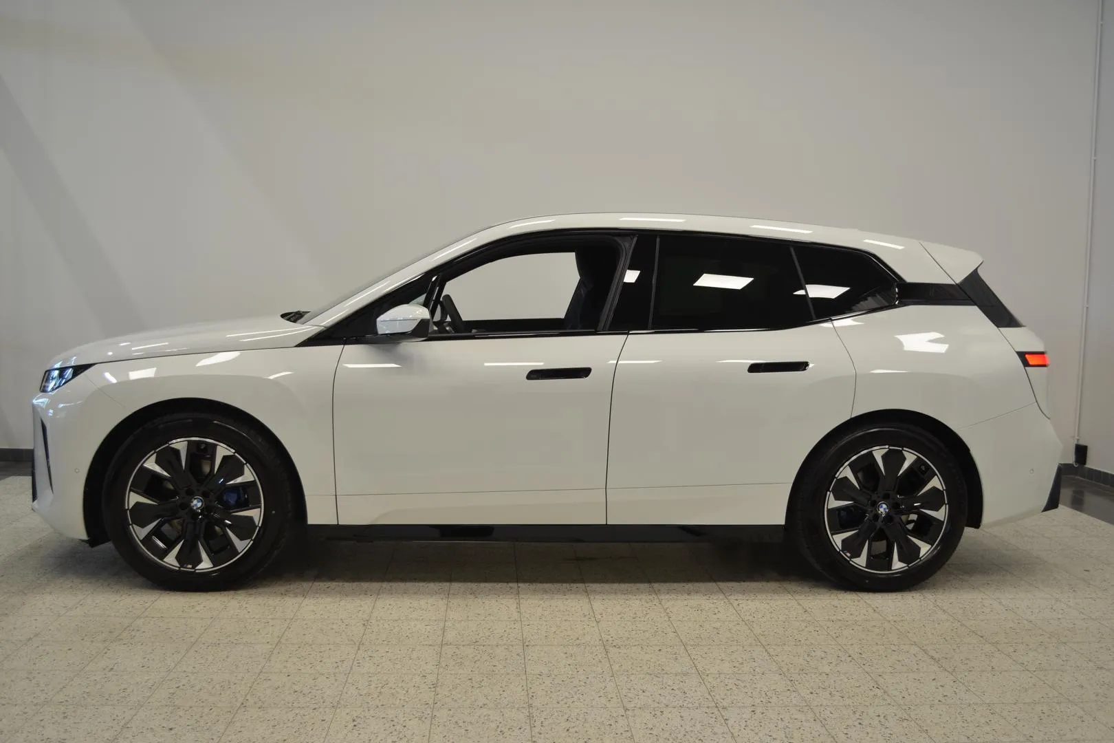 BMW iX GRJ-803 carousel image
