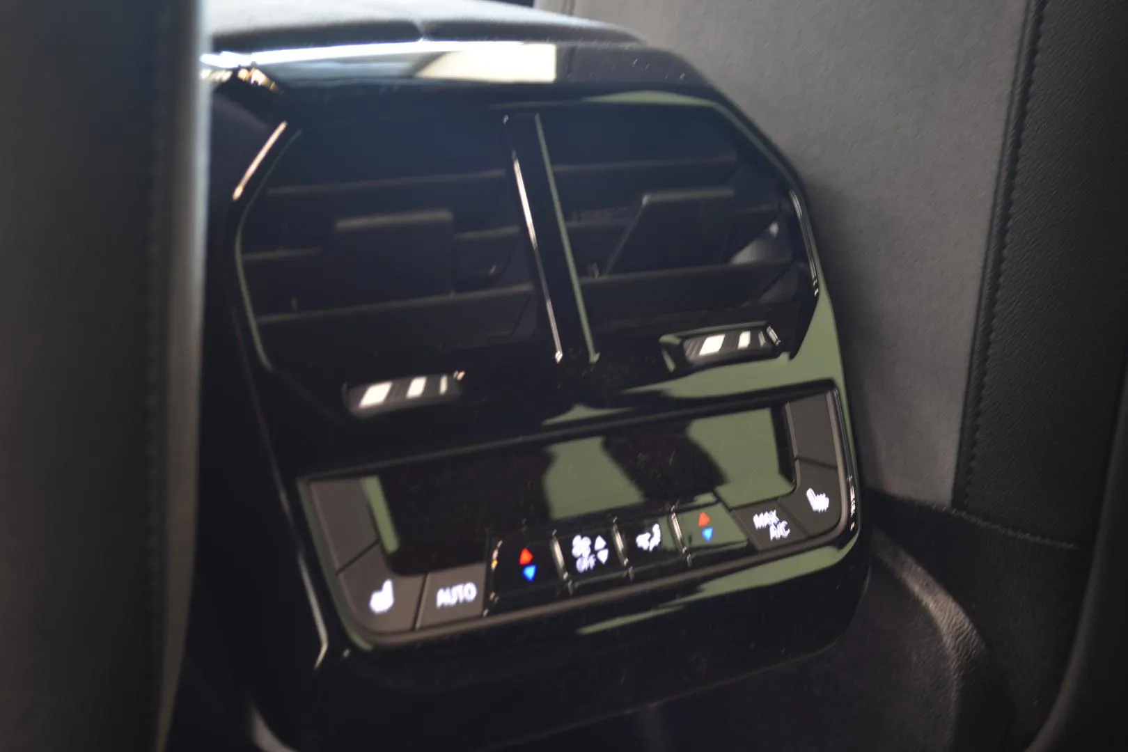 BMW iX GRJ-803 carousel image