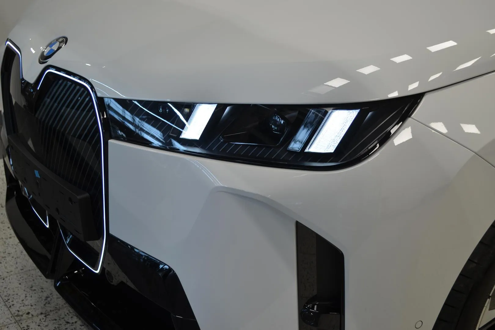 BMW iX GRJ-803 carousel image