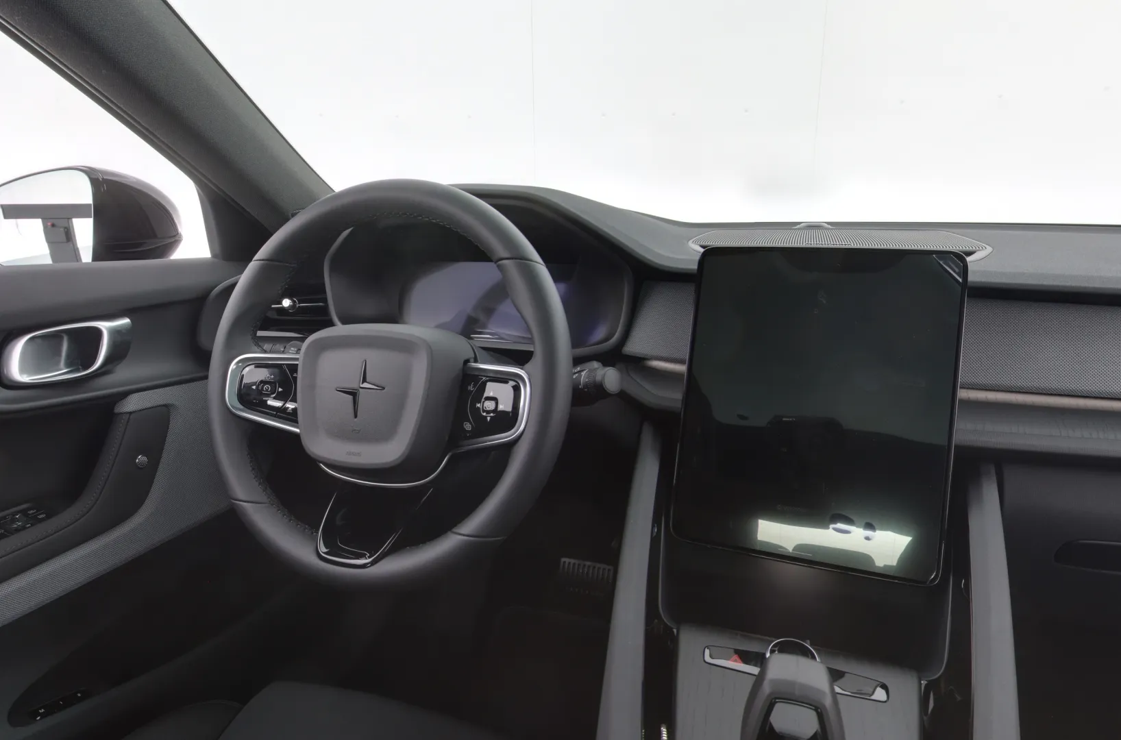 POLESTAR 2 GRH-574 carousel image