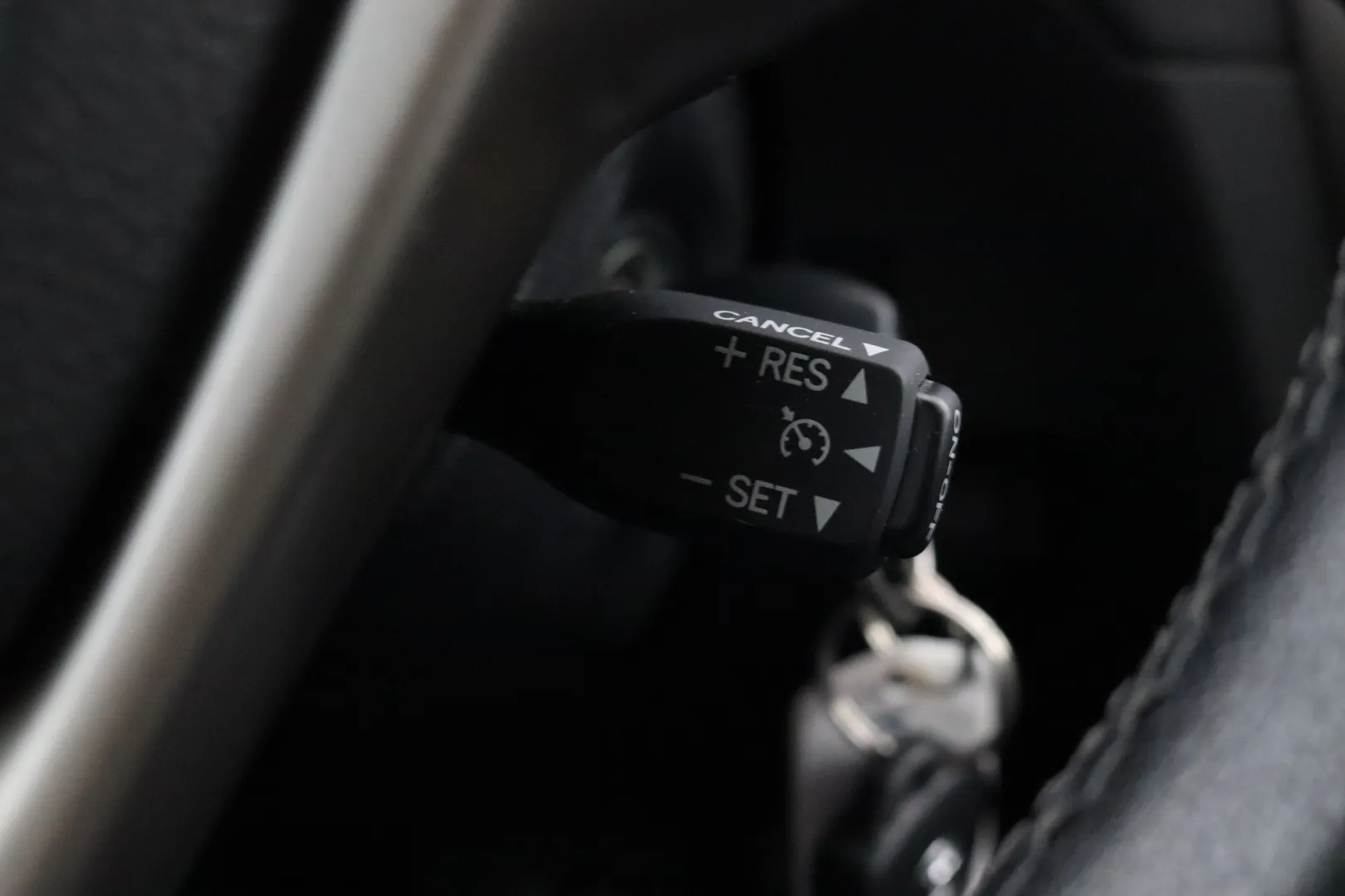 Toyota Avensis CIG-653 carousel image