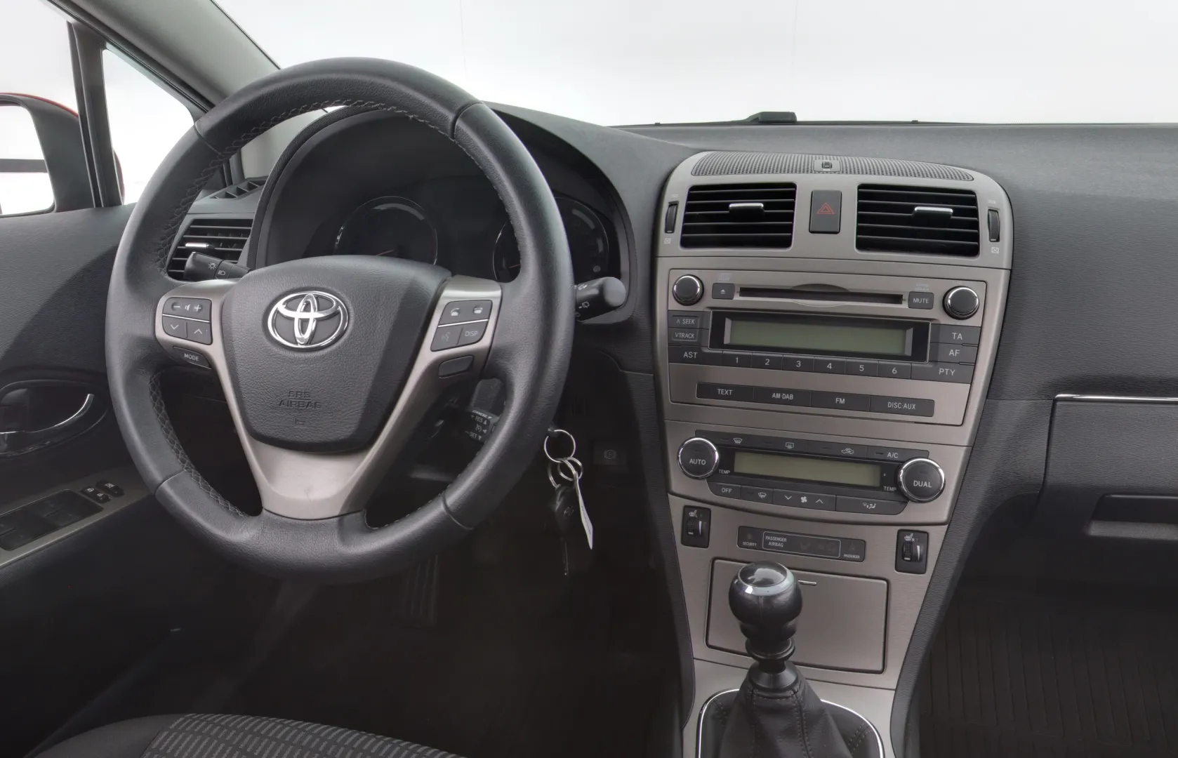 Toyota Avensis CIG-653 carousel image