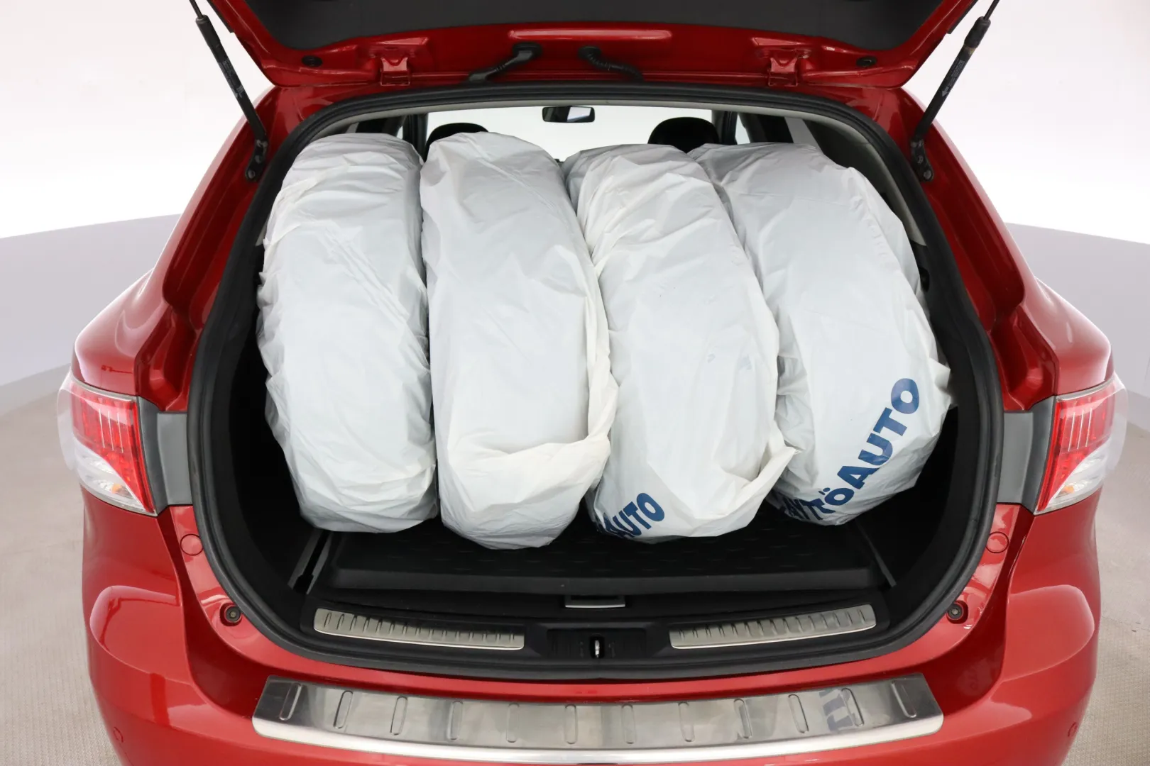 Toyota Avensis CIG-653 carousel image