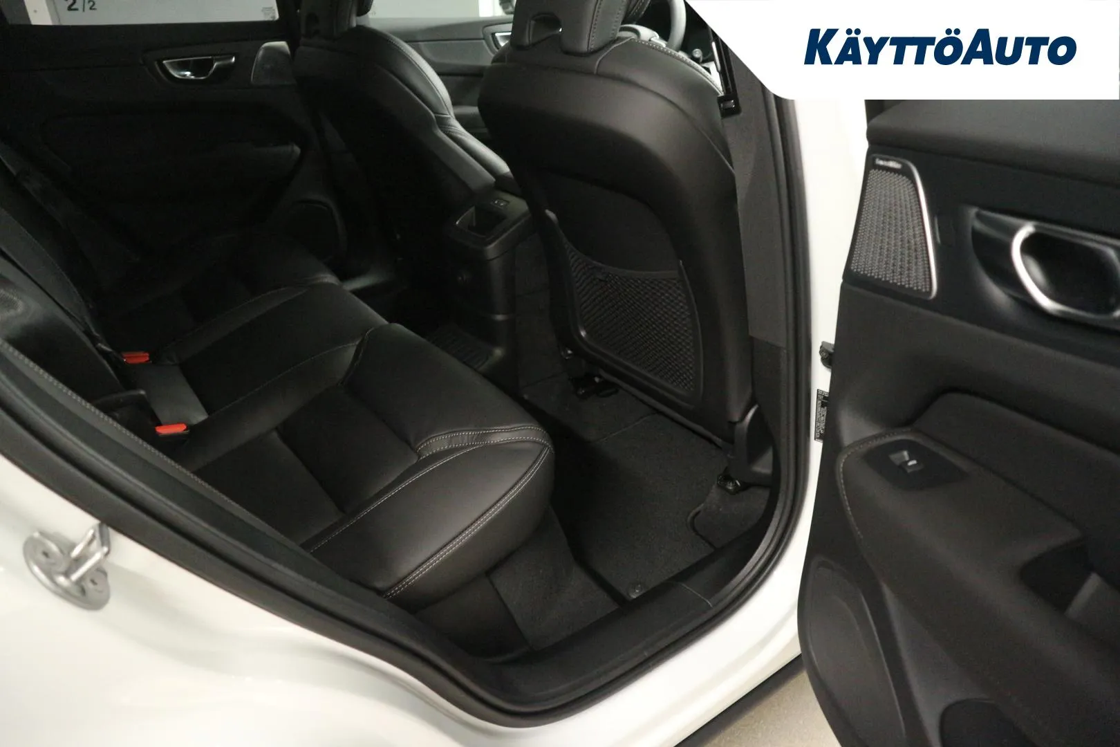 Volvo XC60 ISJ-289 carousel image
