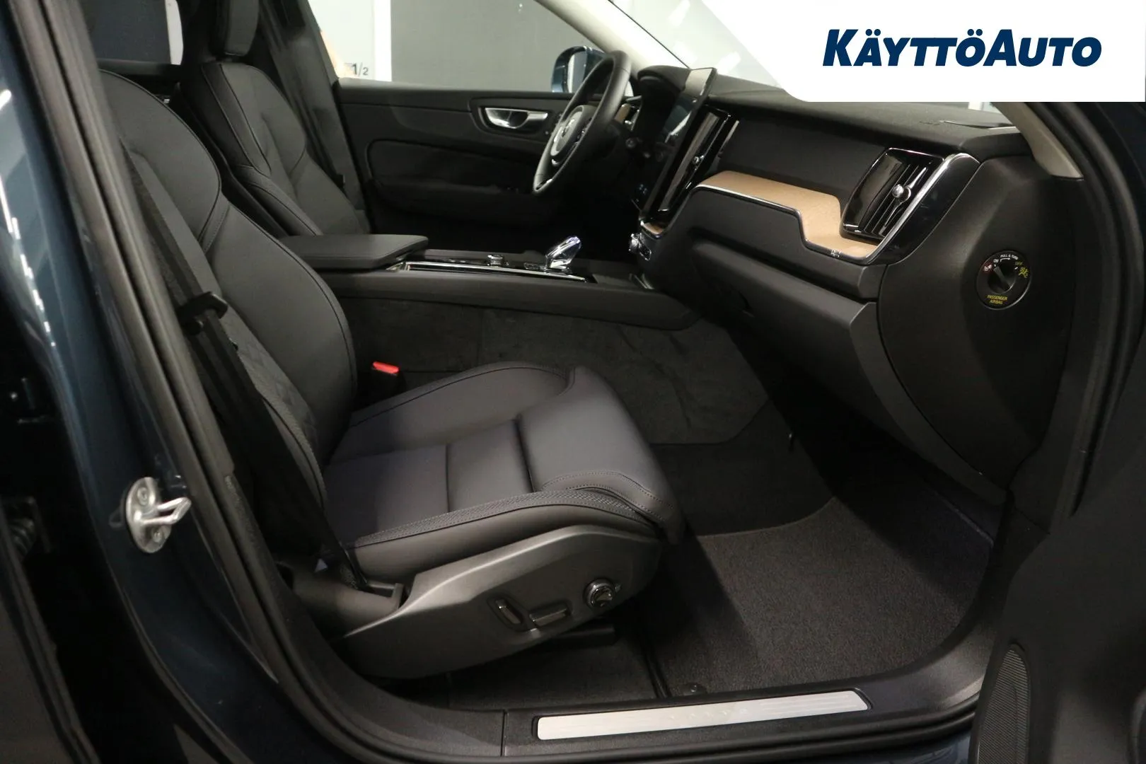 Volvo XC60 ISK-424 carousel image