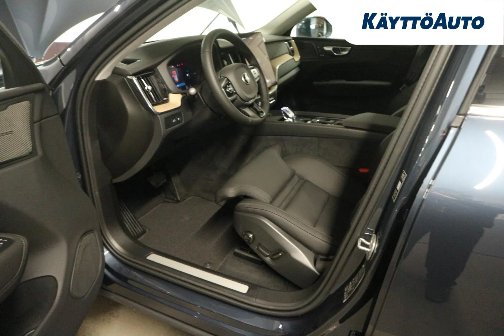 Volvo XC60 ISK-424 carousel image