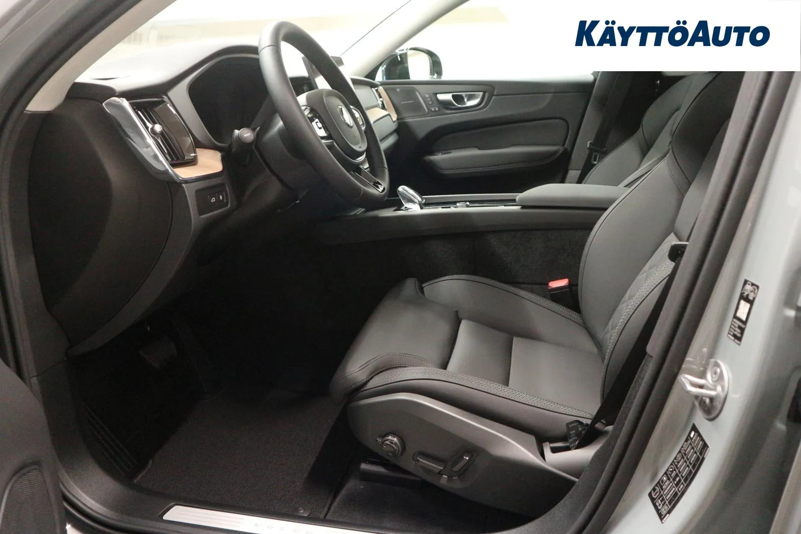 Volvo XC60 ISK-448 carousel image