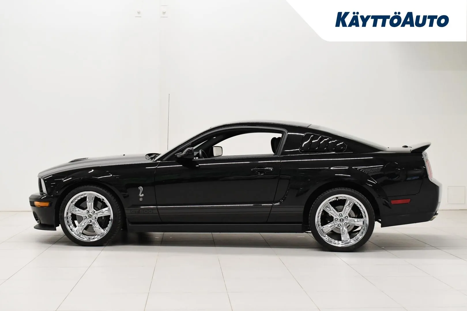 FORD Mustang KOU-645 carousel image