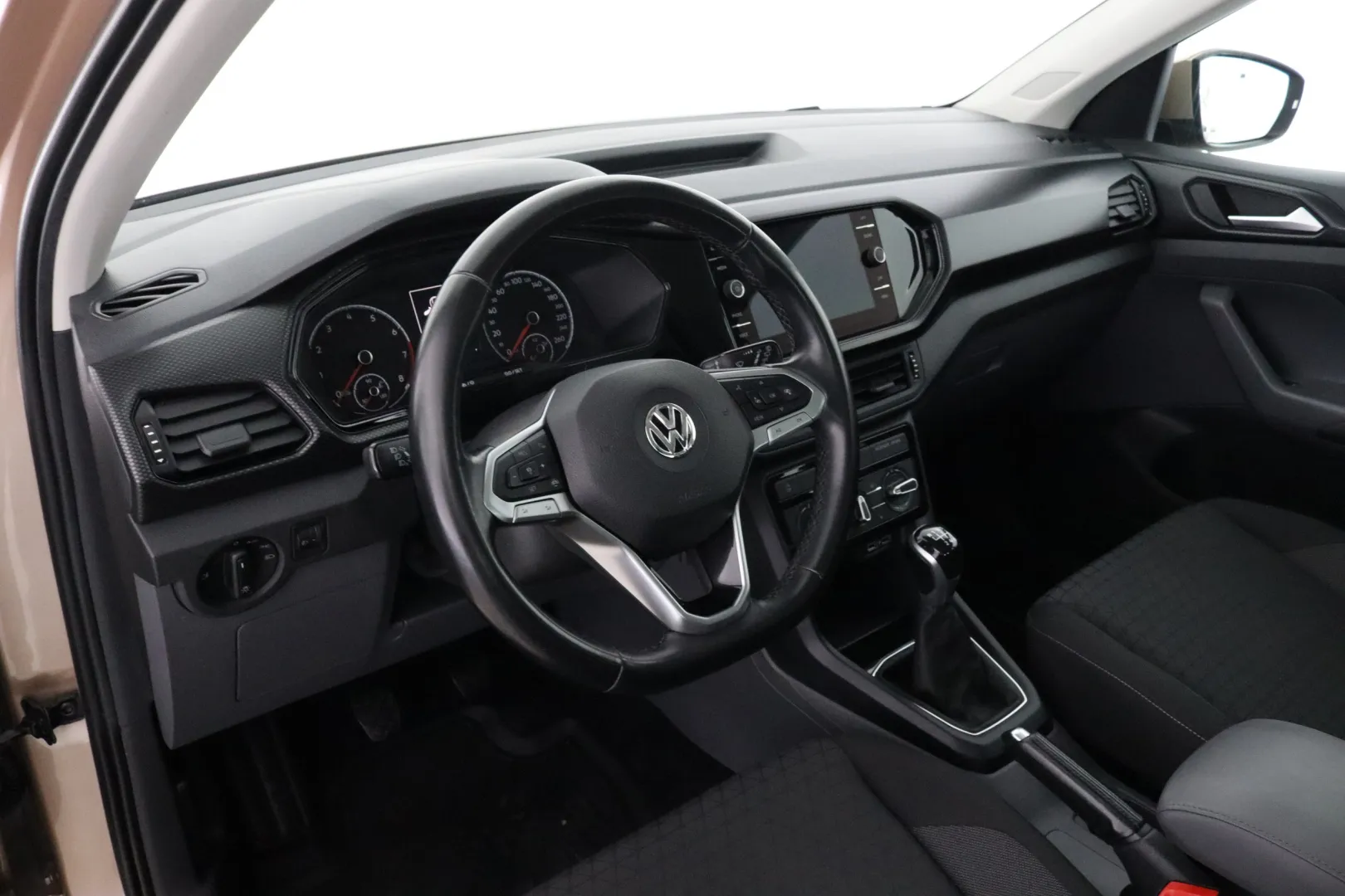 VOLKSWAGEN T-Cross CMR-778 carousel image